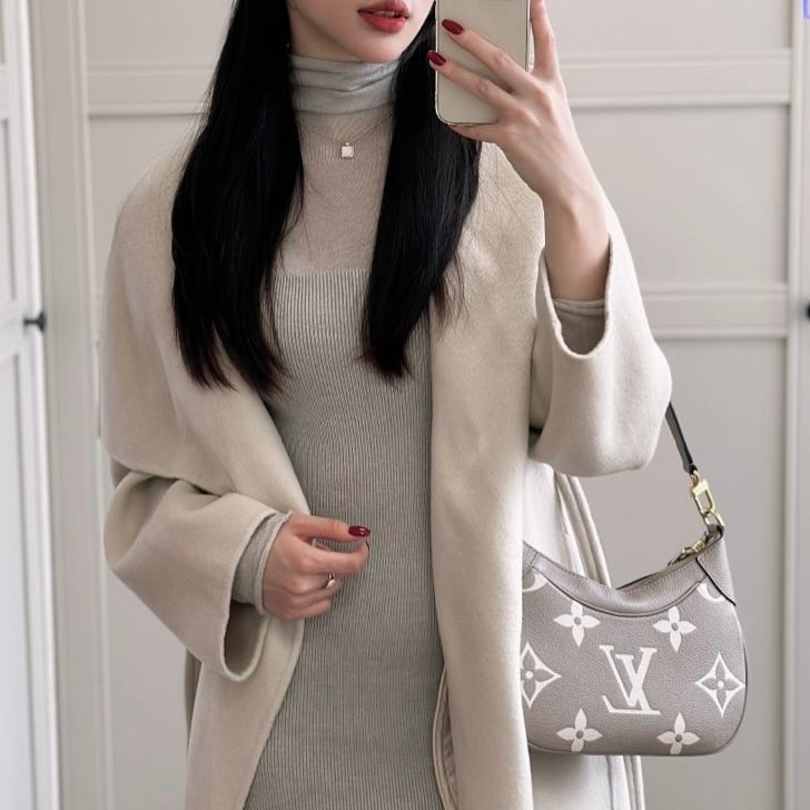 LV 🤍PRE OWNED Bagatelle 大象灰真皮HOBO牛角包 晶片款🤎