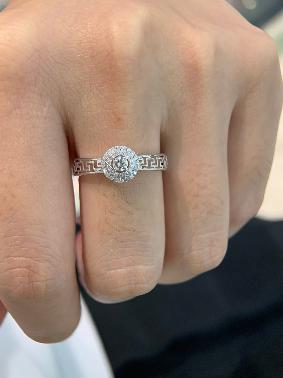 18K Diamond Ring 