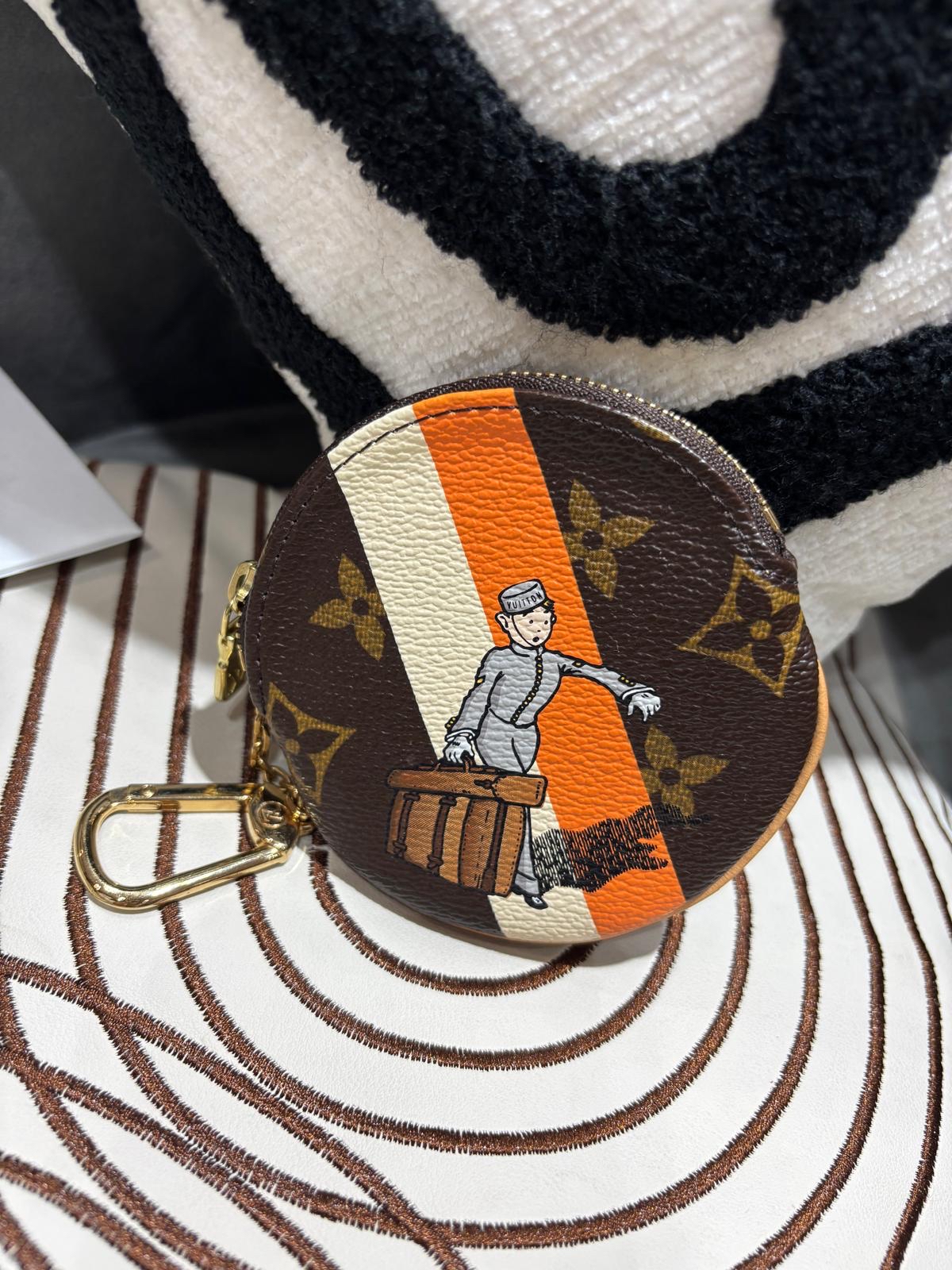 Louis Vuitton LV Bell Boy Coin & Key Case 100%Authentic, 98%New ✅Dust bag