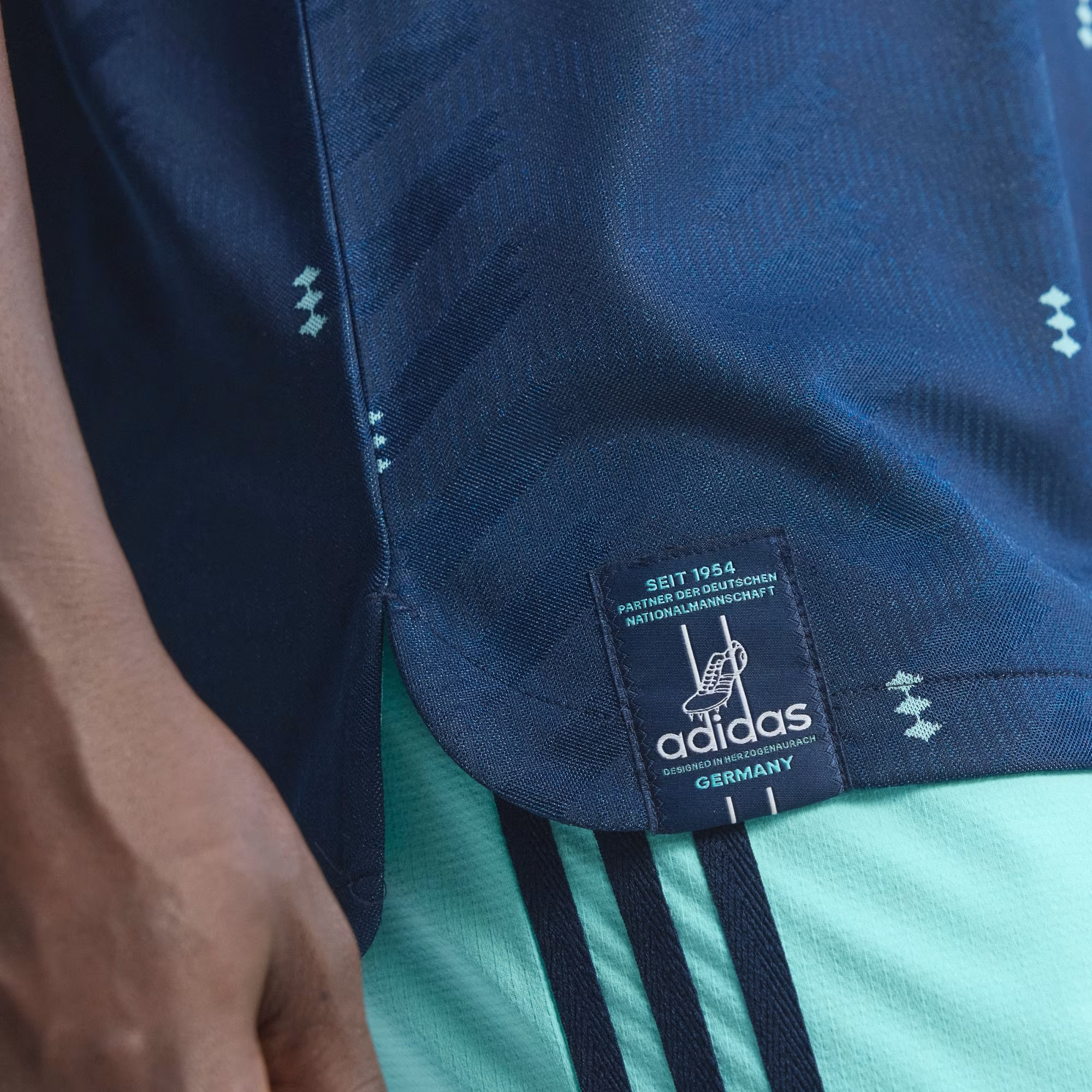 🌊海洋氣息  Adidas Germany 德國 2026-27 作客球員版球衣 (可加印字章) JN2070