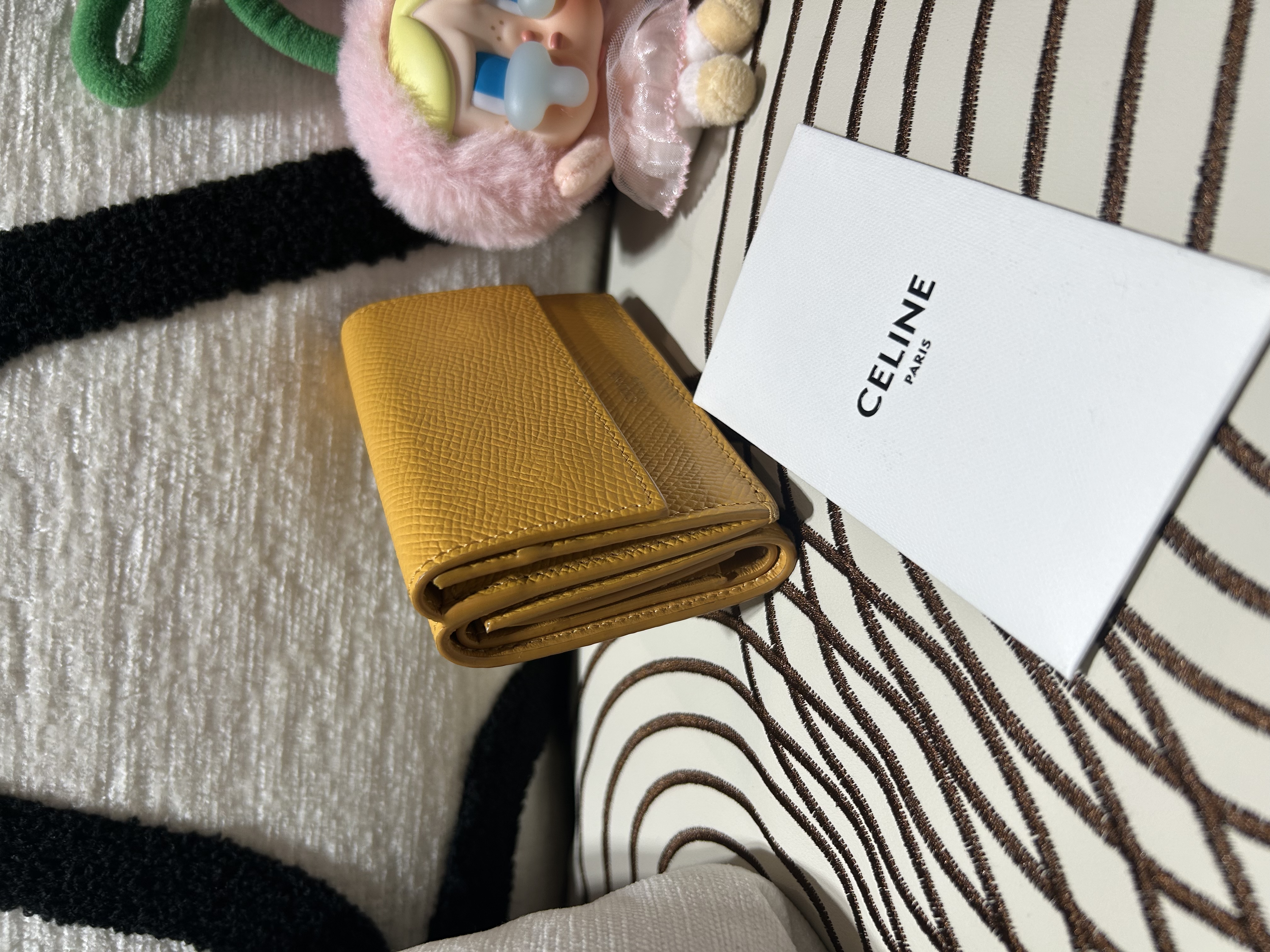 Celine wallet calfskin 牛皮短銀包100%Authentic, 98%new 