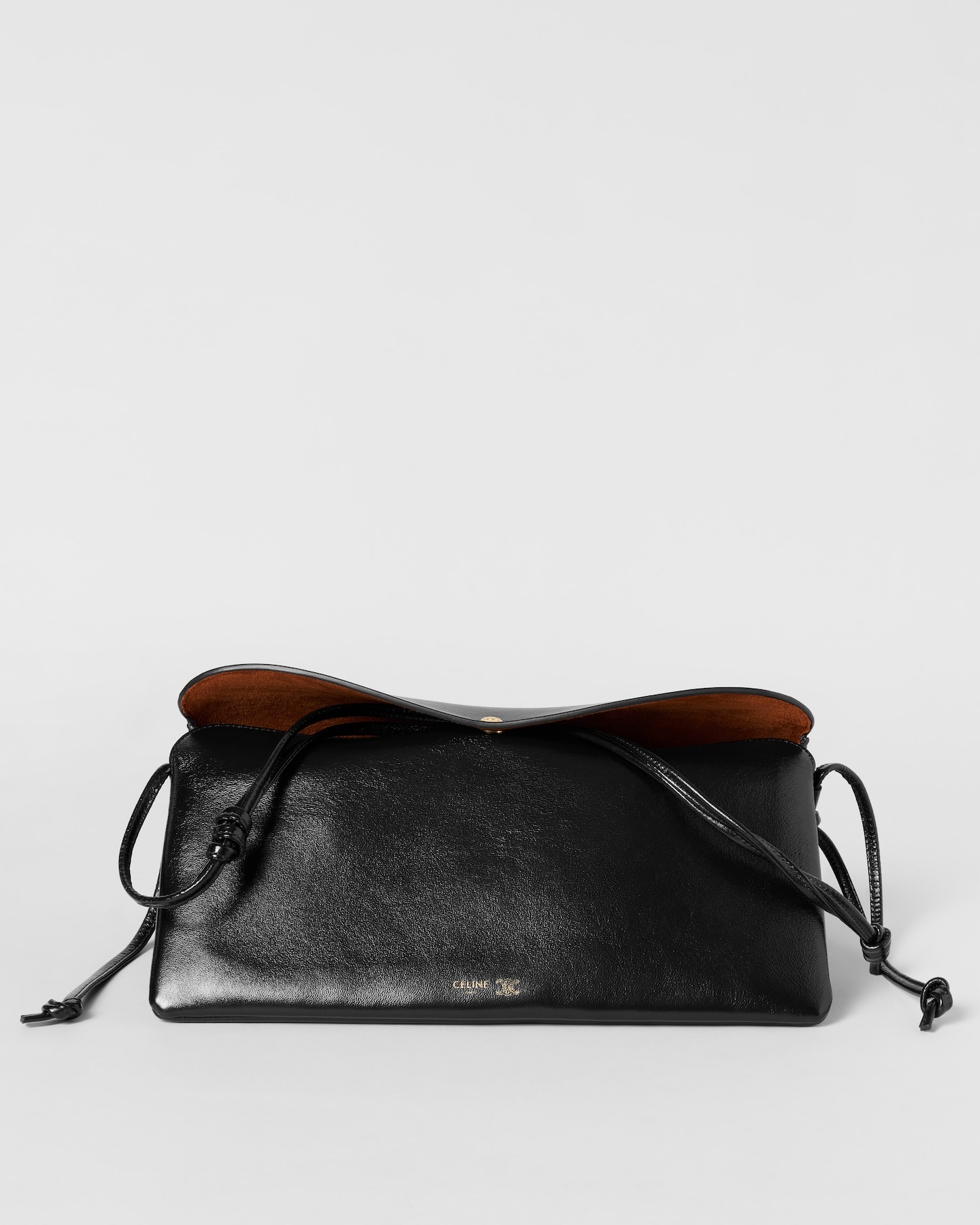 限時優惠✨新款🆕訂貨🍒Celine橫版side to side trio bag  容量更高，小小燙金logo✨光澤感羊皮 Size 29.5x13x3.5cm