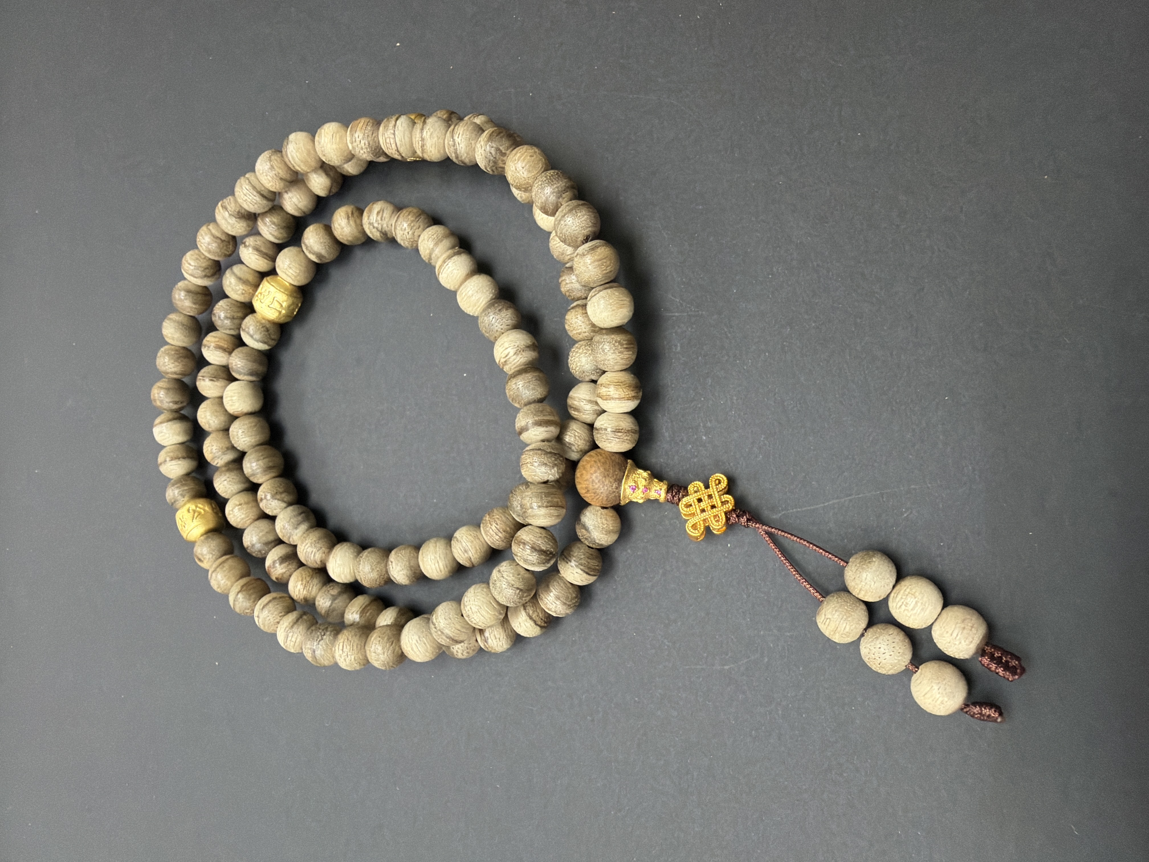 6mm 108粒海南沉香念珠 配：六字大明咒、如意結