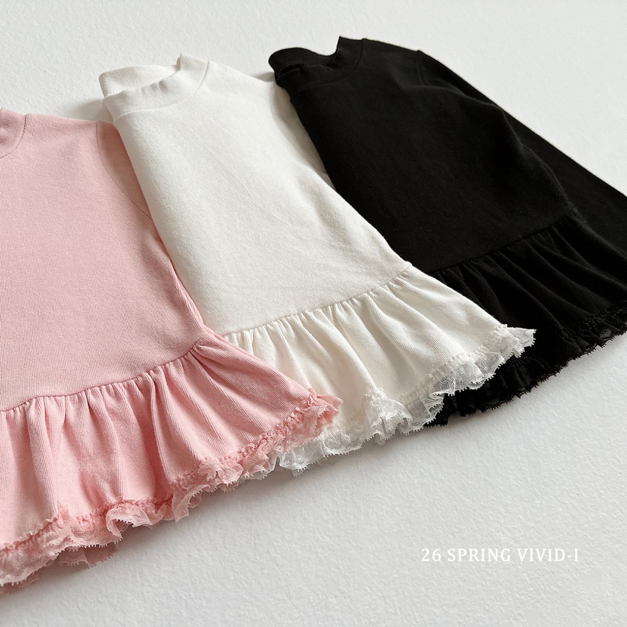 🌸預訂 韓國直送🌸🇰🇷VIVIDI三色蕾絲花邊裙擺長袖上衣