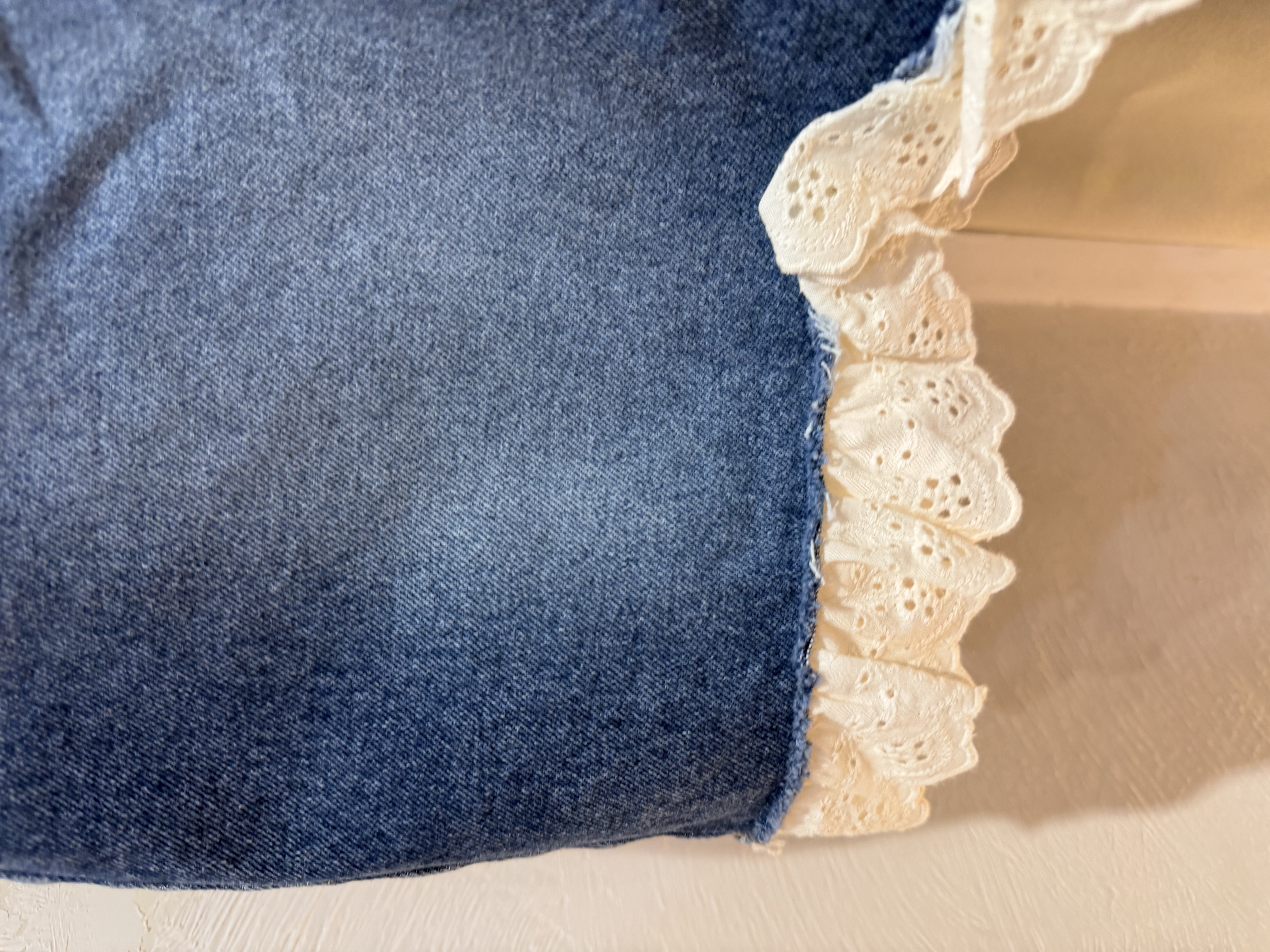 💥蝕本價💥韓國珍珠裝飾蕾絲邊牛仔短褲