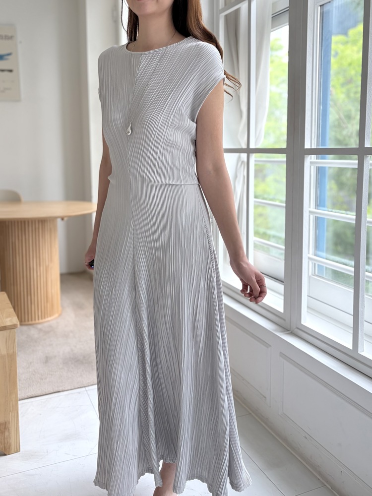 Elea Ribbed Flowy Dress (Mint)