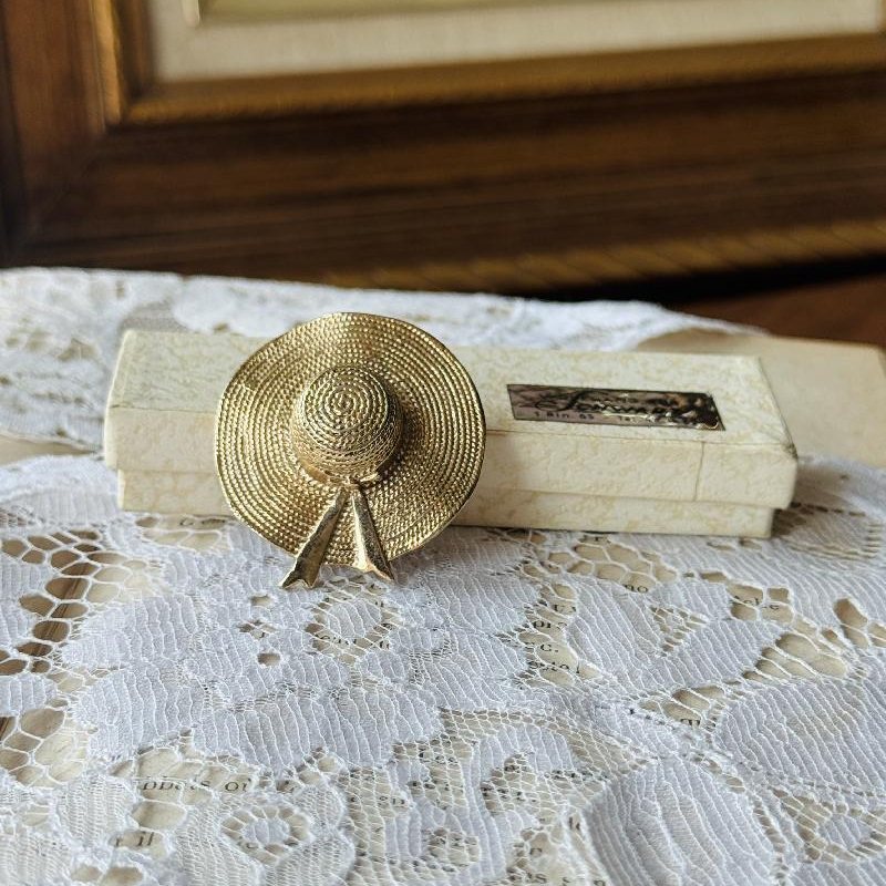 Vintage 1990s Signed Michele Lynn Summer Straw Hat Gold Plated Brooch(MT2350)
