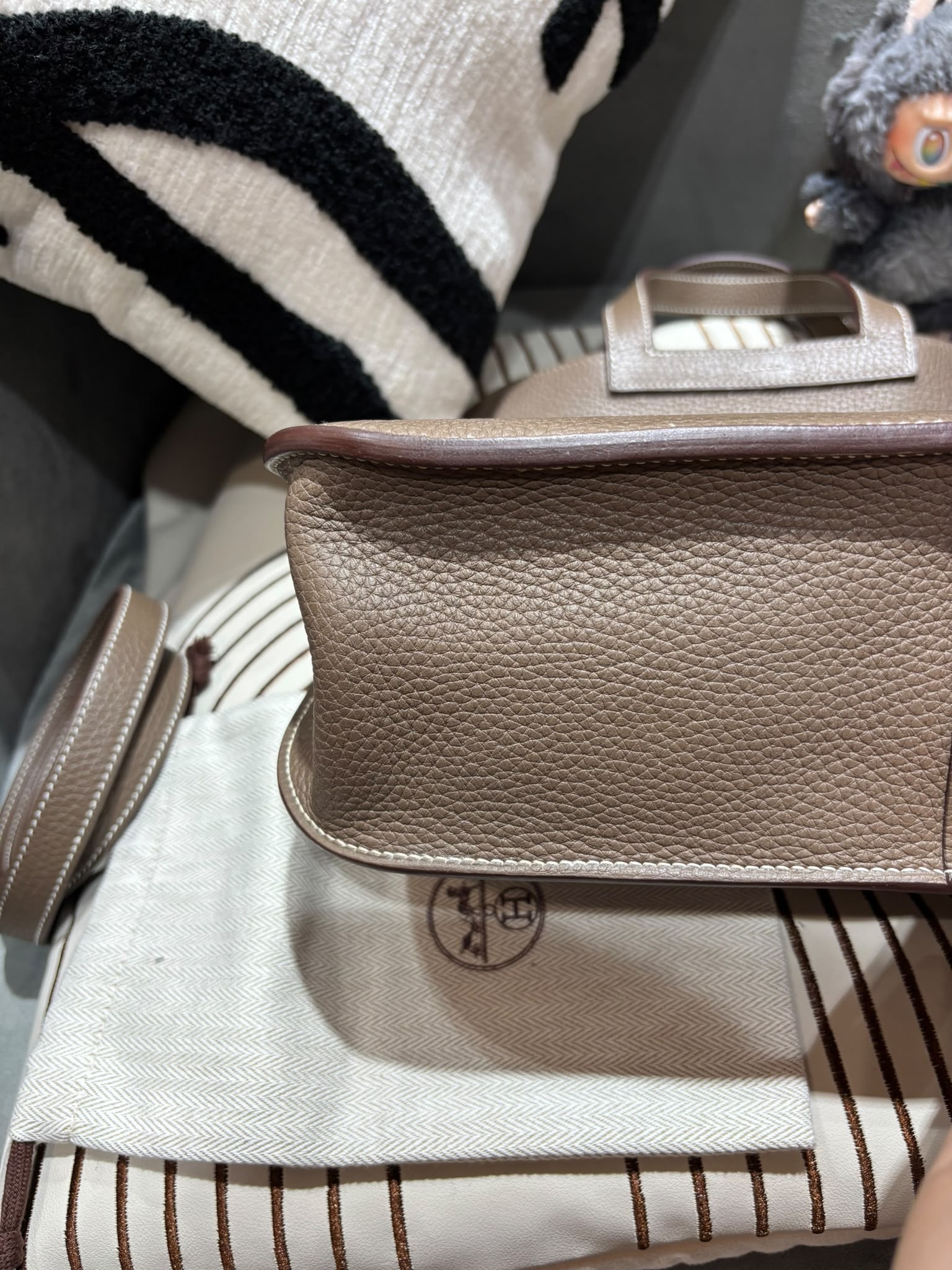 未使用品 Hermes Halzan 31 Stamp D Etoupe 100%Authentic, Unused未使用品 ✅Dust bag✅Box