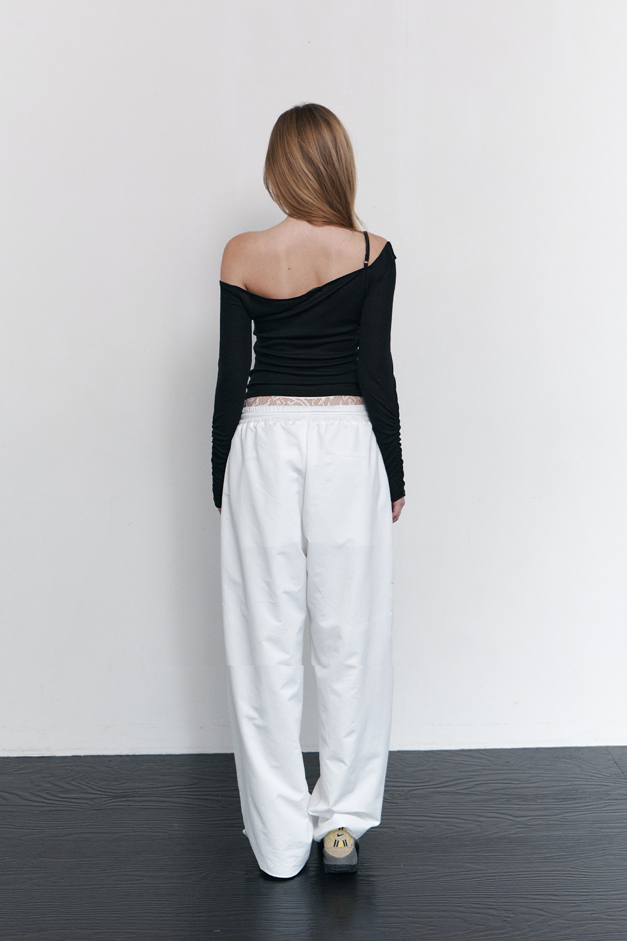 pleaseNOFOLLOW - Halo Unbal Shirring Long Sleeve Top (Black)