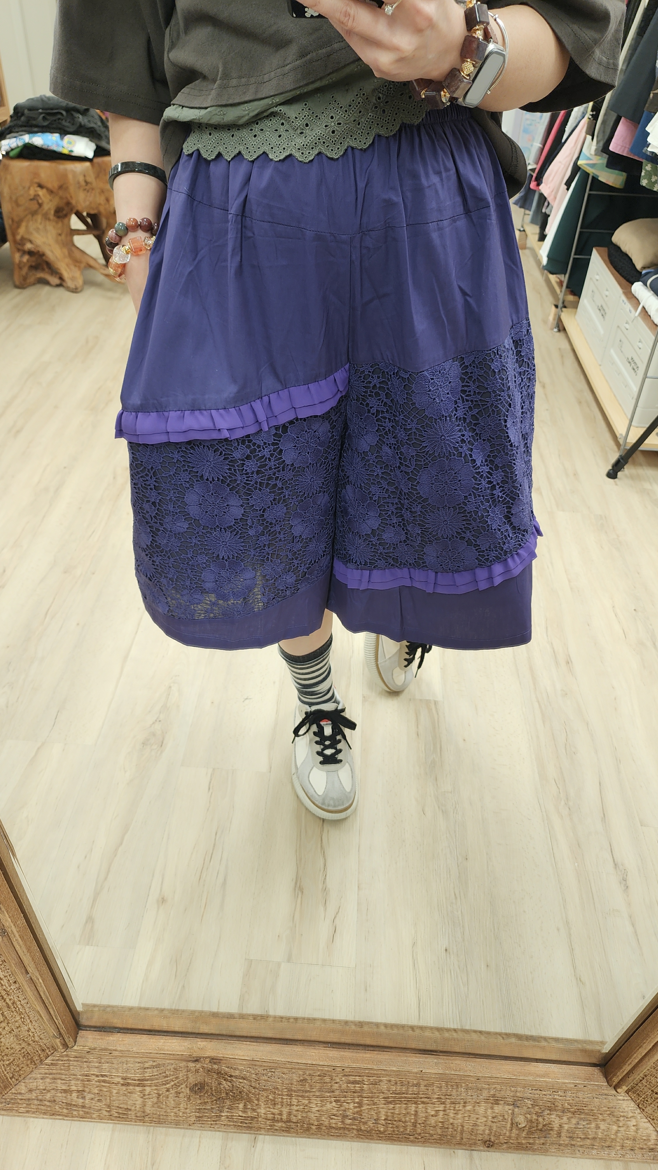 日牌紫拼鴛鴦通花喱士橡筋中長褲