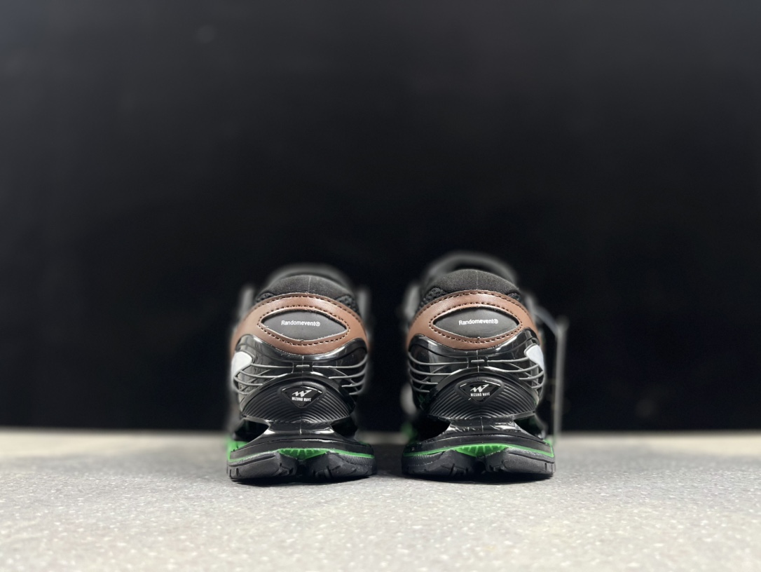 Mizuno Wave Prophecy LS 