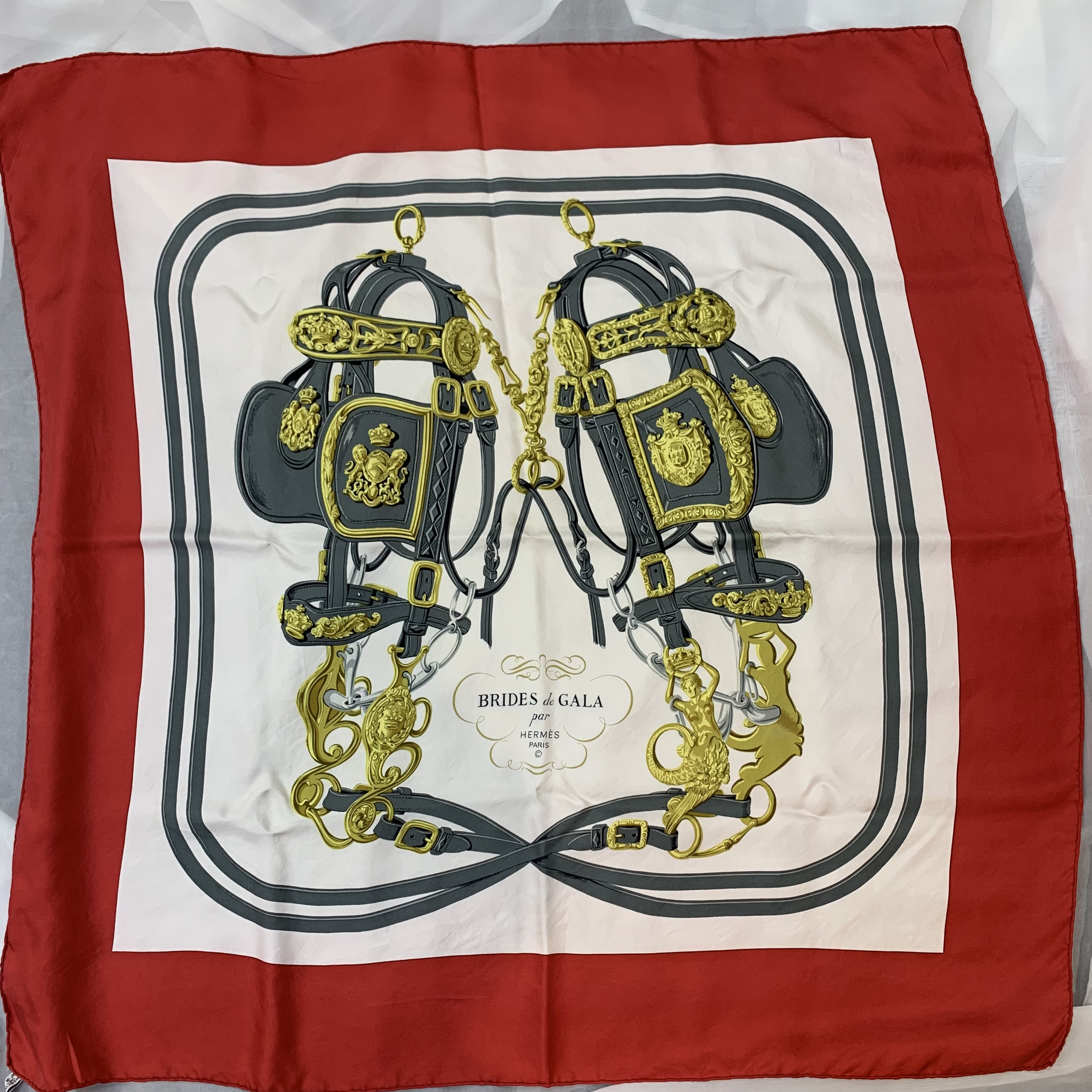 ✨Hermes婚禮金色馬車twilly Hermes Vintage Hermes Carre 90 “Brides de Gala” in Red Silk Scarf