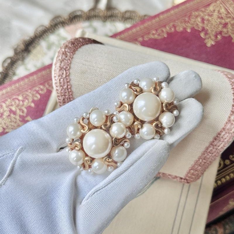 Vintage 1980s from Germany - Classic Champagne Gold Faux Pearl Statement Clip Earrings (NZ088)