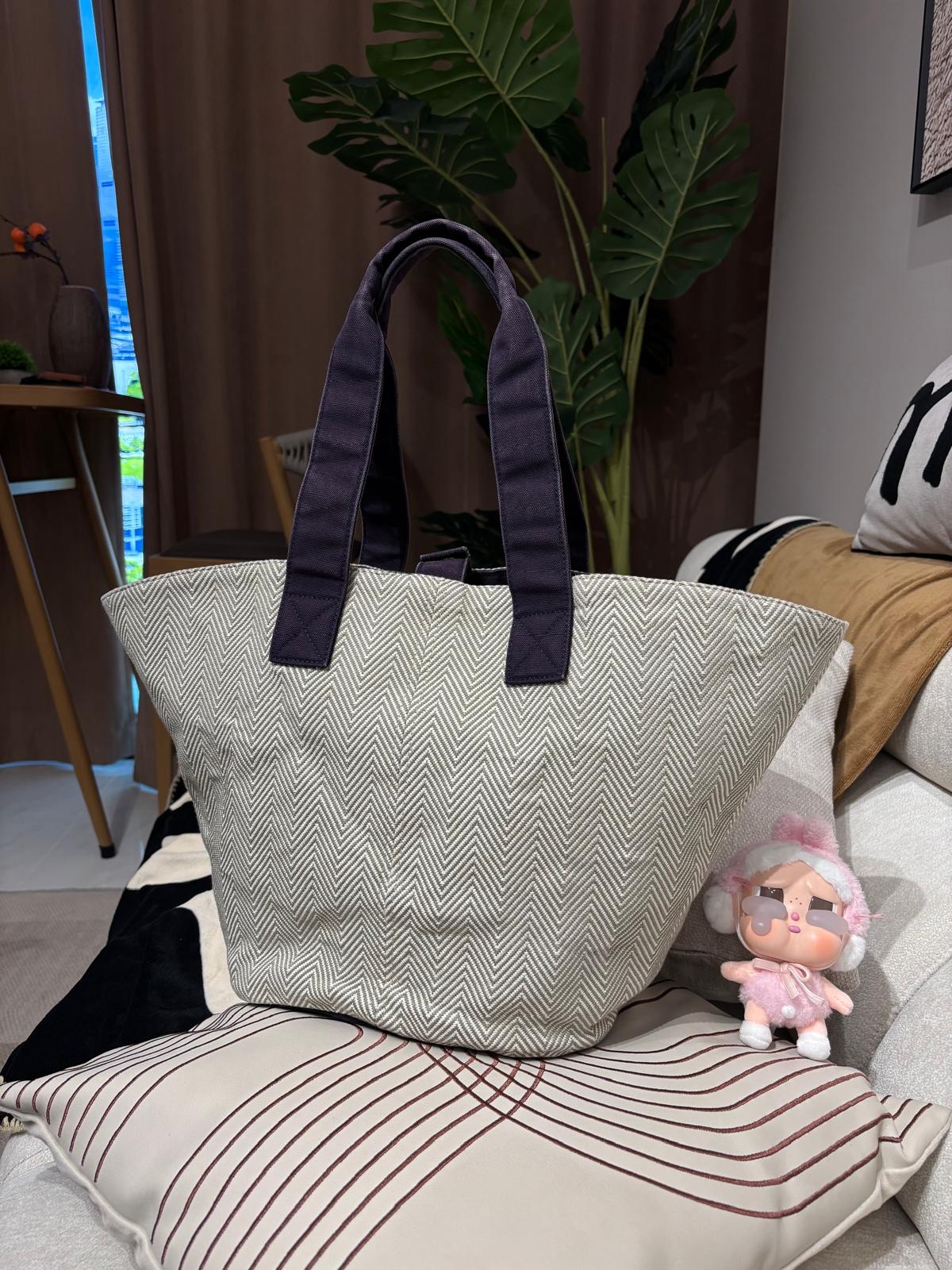 Hermes Reversible Panier De Plage PM Tote 100%Authentic, 95%New