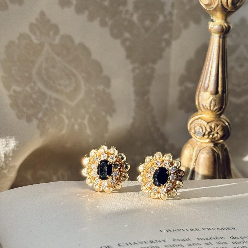 Vintage Czechoslovakian C.a. 1980s New Old Stock Sparkling Clip Earrings (NZ084)
