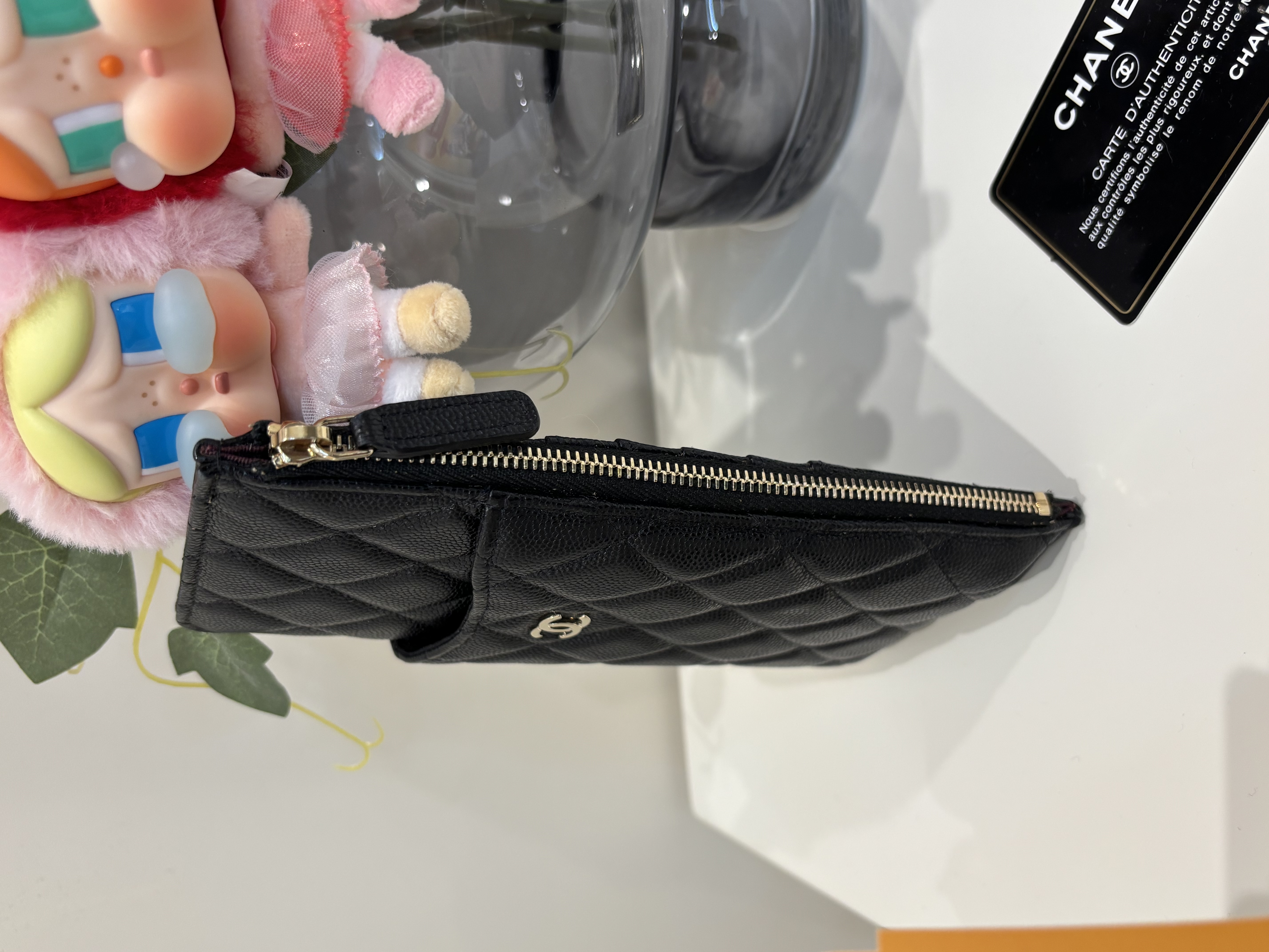Chanel zip wallet phone pouch 黑色荔枝牛皮金扣 9100%Authentic,98%new✅card ✅dust bag 