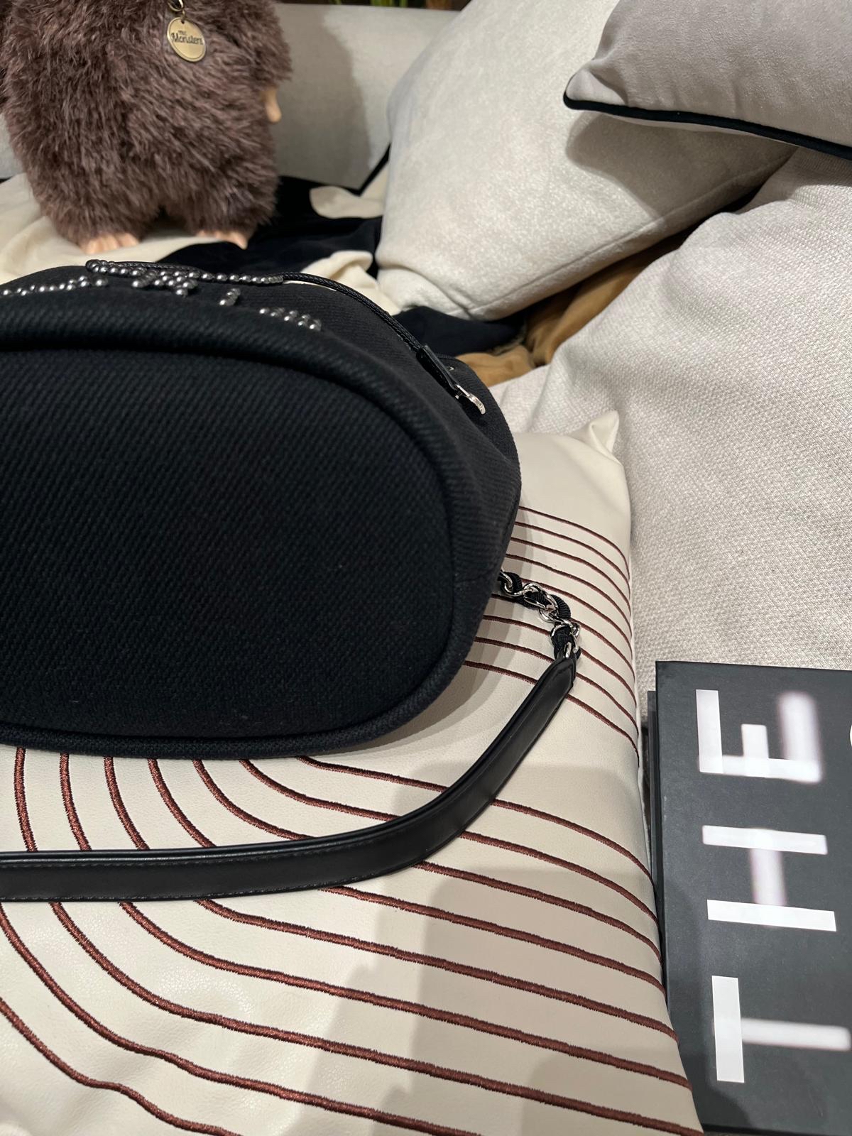 Chanel DEAUVILLE drawstring bucket bag ,black ,98%new ✅card✅dust bag✅box 