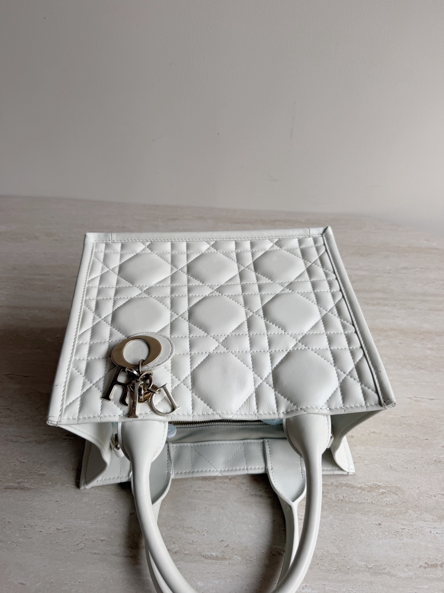 【預訂貨品】Dior白色Tote bag