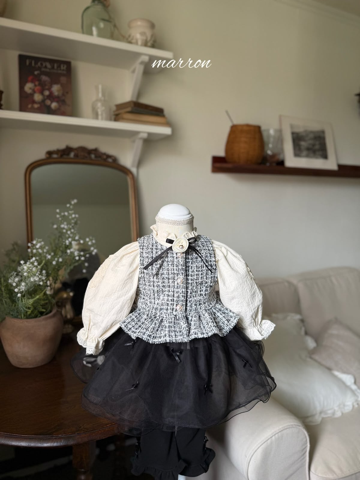 AW6150 Brooch