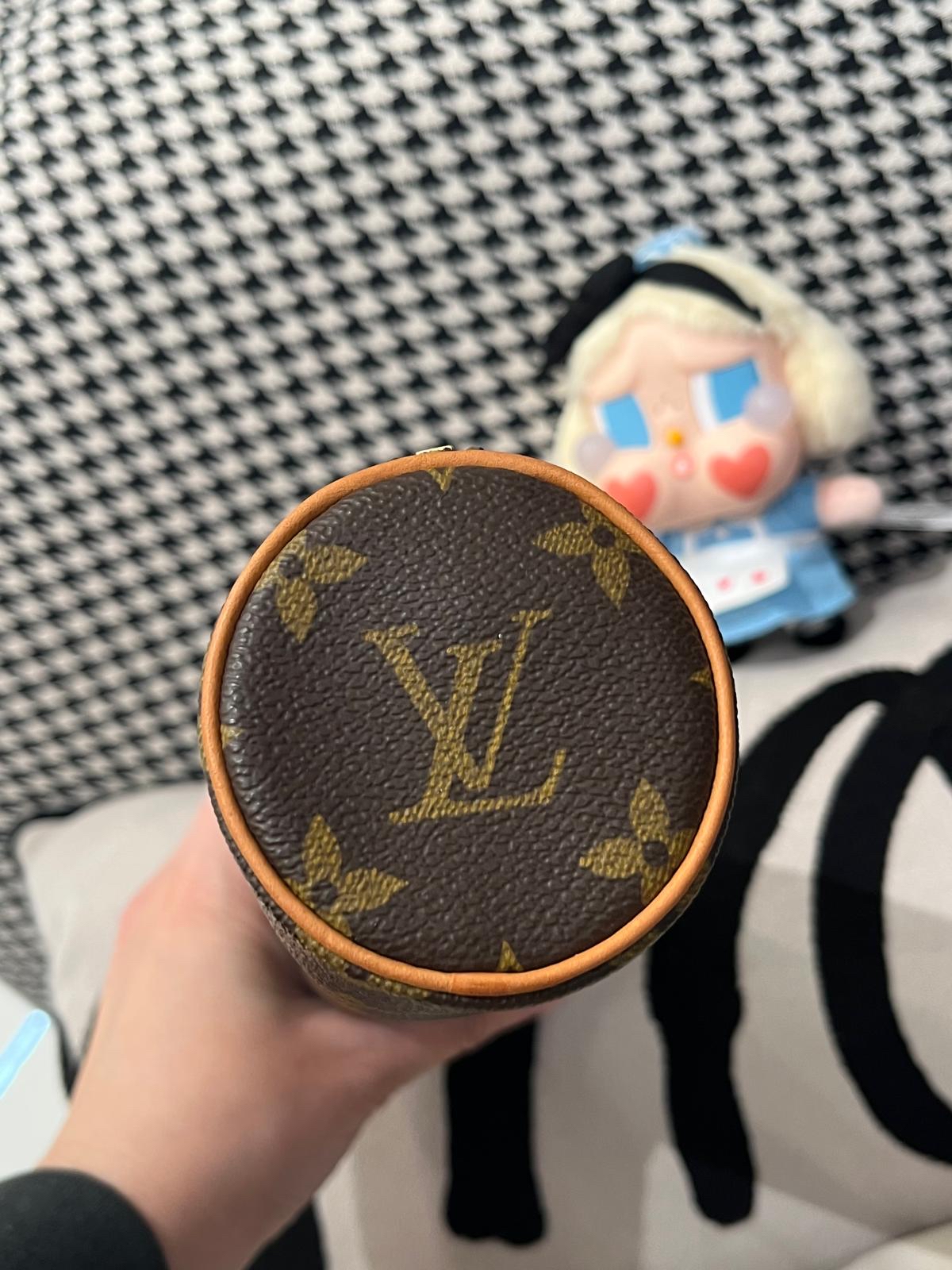 LV Monogram 圓桶筆袋 zip pouch 100%Authentic, 98%New ✅Dust bag