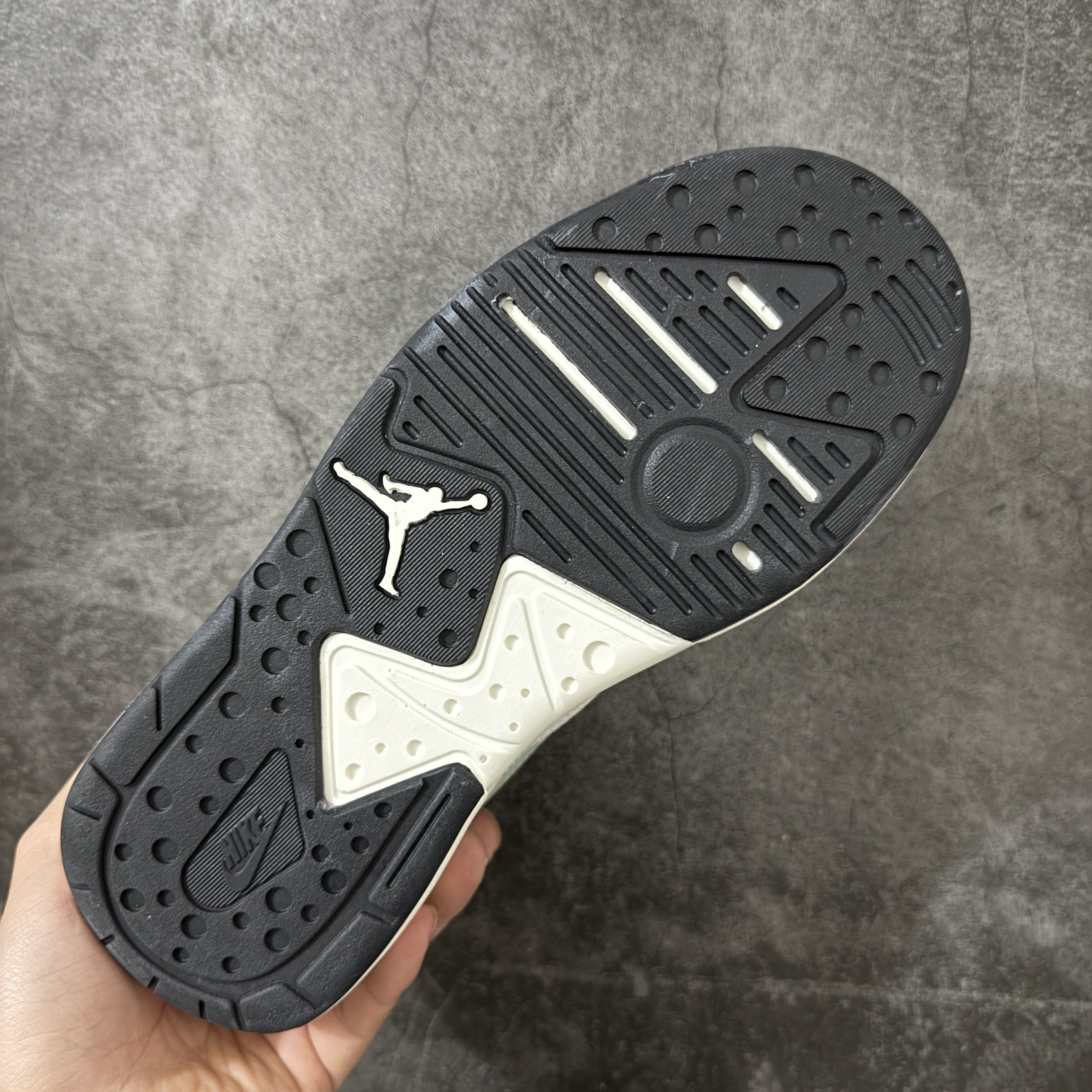 Nike Jordan CMFT Era HQ0506-003