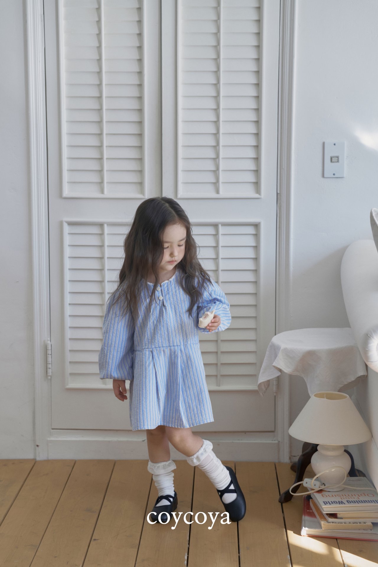 🌸預訂 韓國直送🌸🇰🇷COYCOYA兩色條紋蕾絲領長袖連身裙