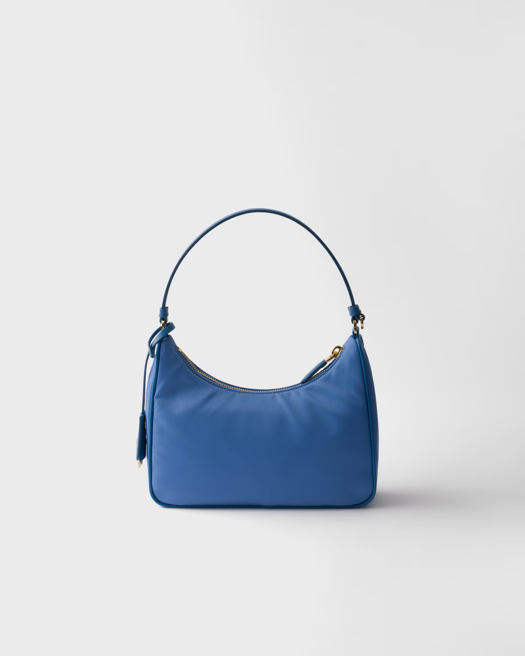 限時優惠✨訂貨🍒Prada Re-Edition 2005 Mini Bag Size 18x22x6.5cm(皮質肩帶) Color : Wave