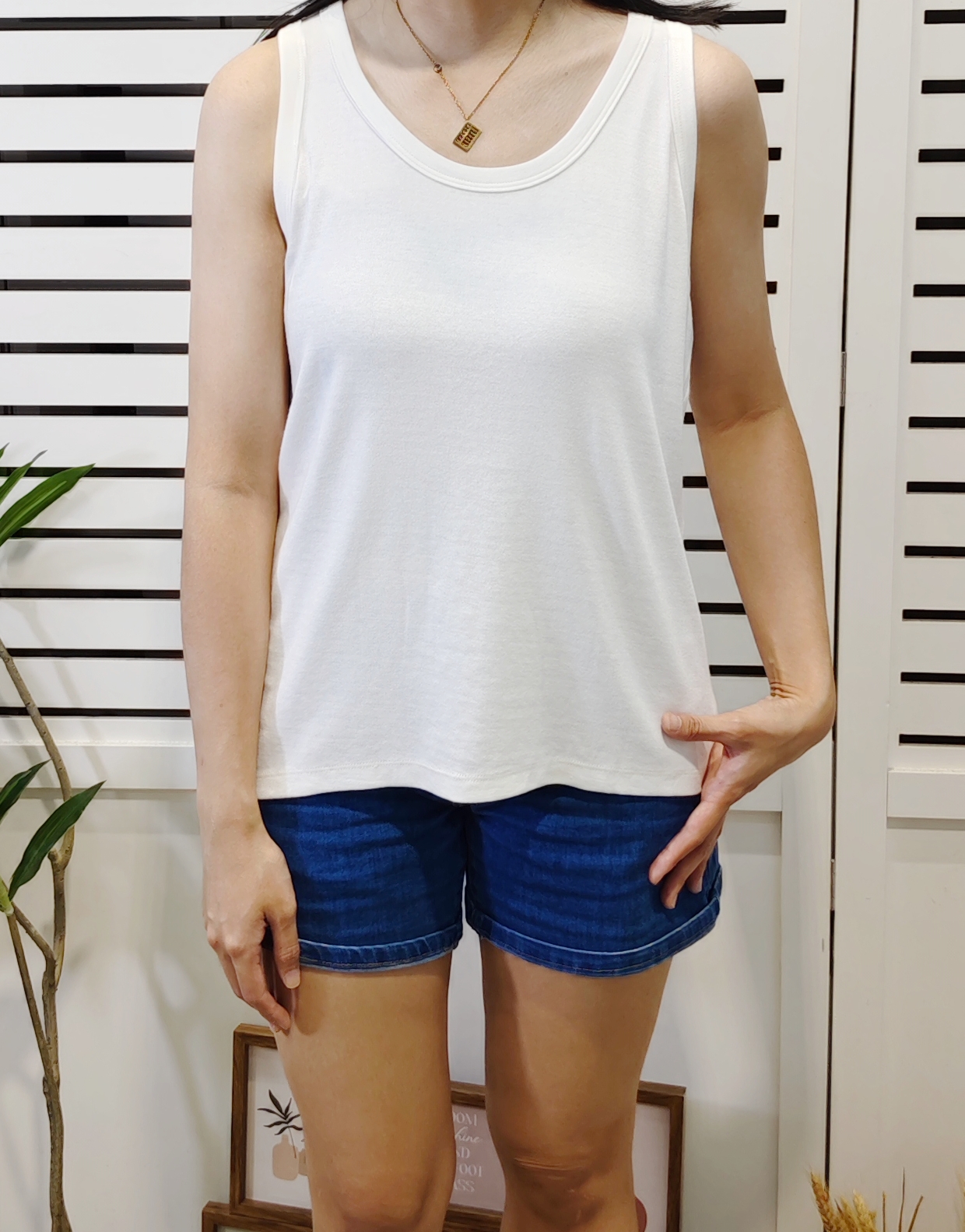 M5067 U Neck Tank Top
