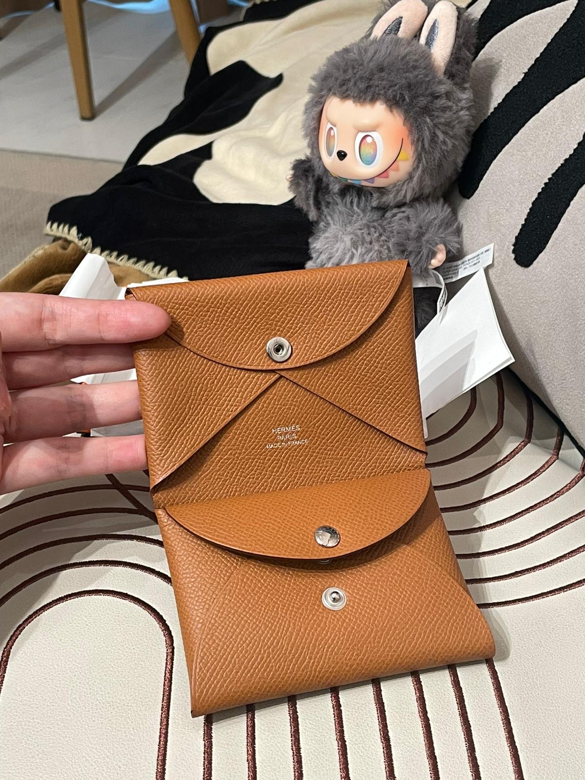 全新Hermes Calvi Duo Compact card holder Gold ,STAMP W, 100%Authentic ,100%new全新貨品✅收據✅box 