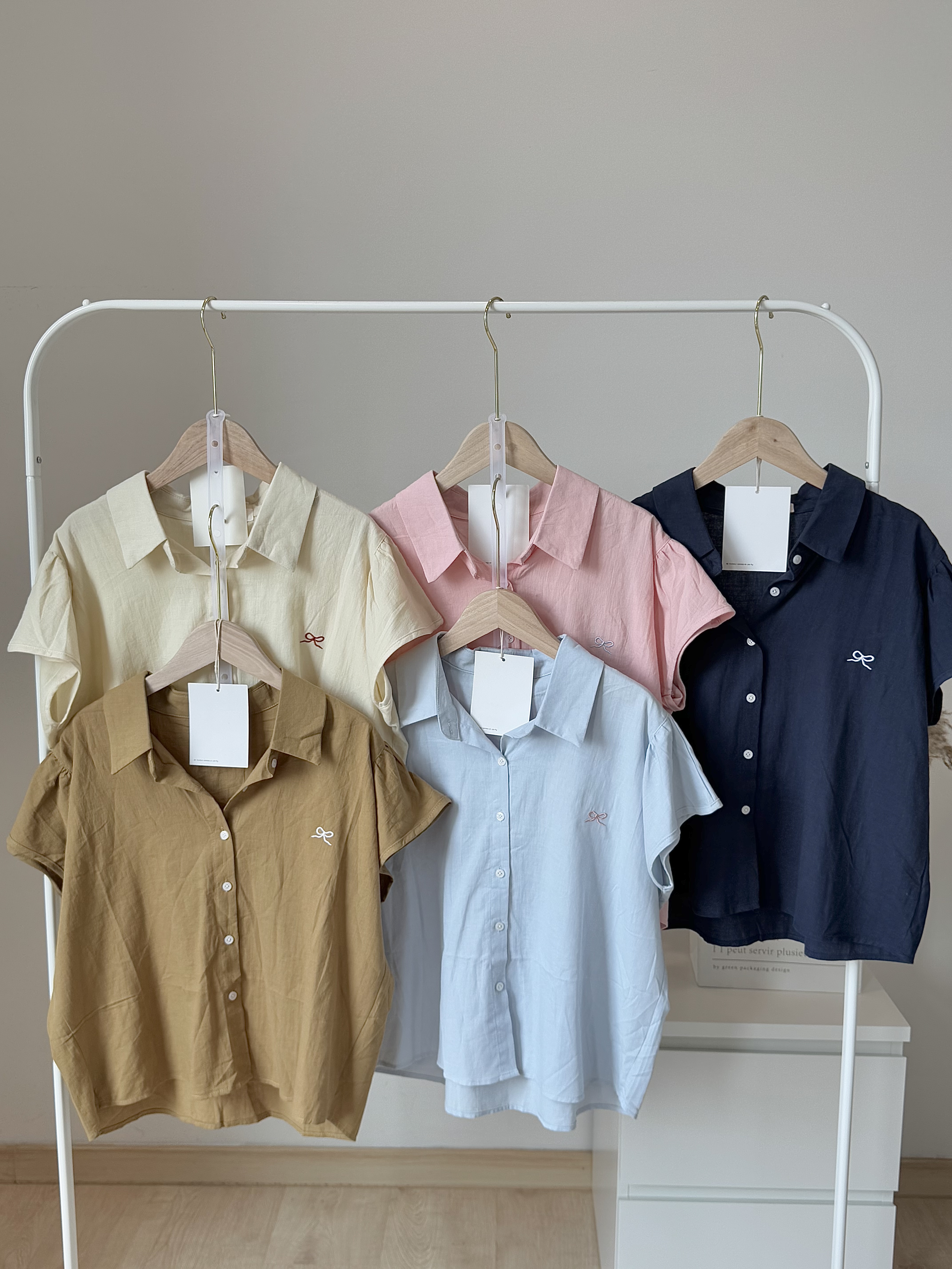 Kaia Ribbon Embroidery Cotton Linen Blouse 蝴蝶结🎀刺绣棉麻衬衫 （ 5 Colours )