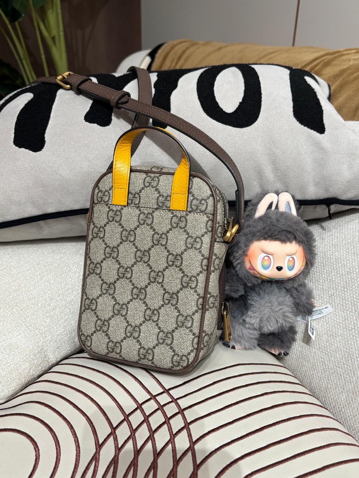 Gucci GG Supreme Neo 658556 Shoulder bag 斜孭袋 100%Authentic,99%new ✅booklet ,ribbon✅dust bag ✅box 
