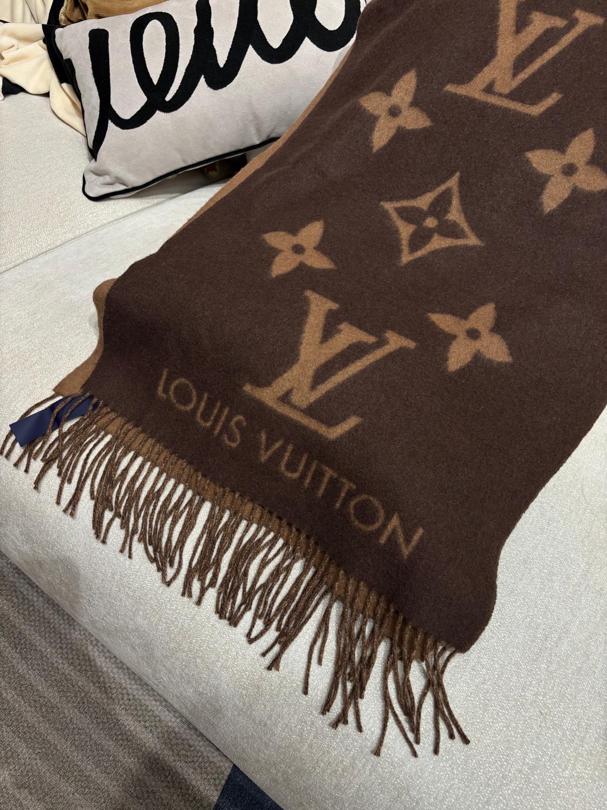 LV Reykjavik Scarf M78125 100%Authentic, Unused ✅Box