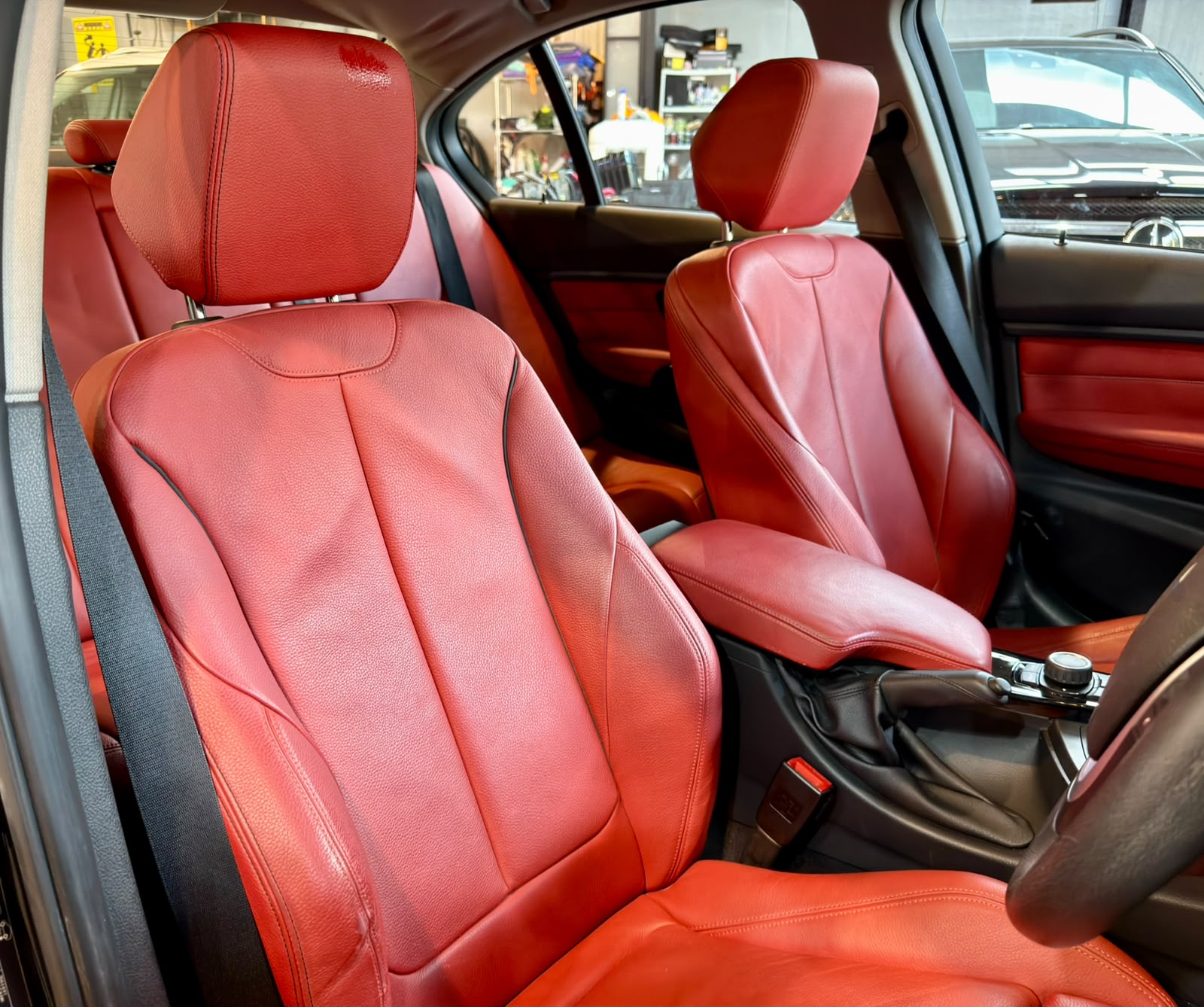 B.M.W. 328i Saloon Sport (F30) 2012