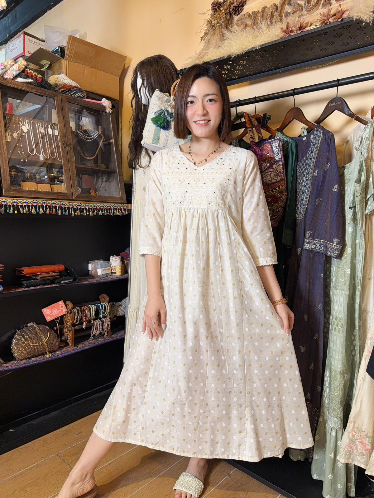 White Gold Dot V-Neck OP 43.5" #1500