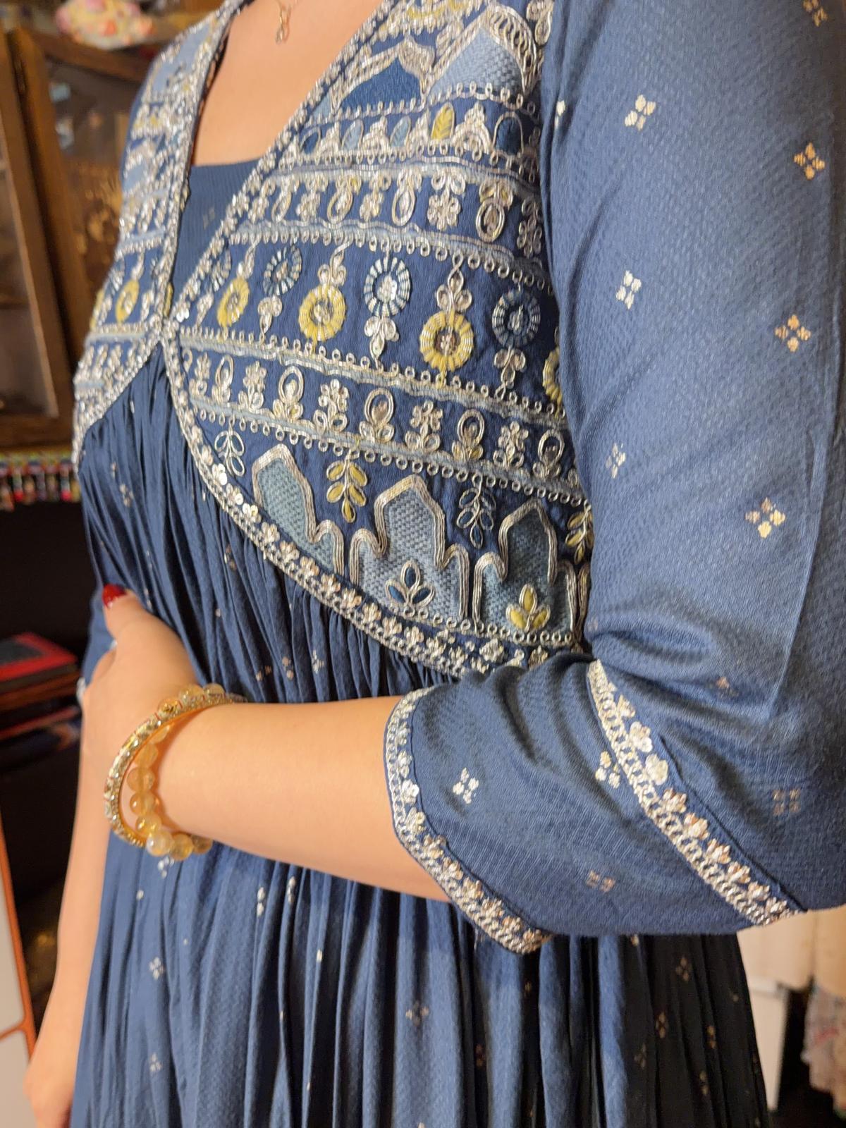 1624 Navy Blue V-Neck Full Emb. Chest OP 45"-47"