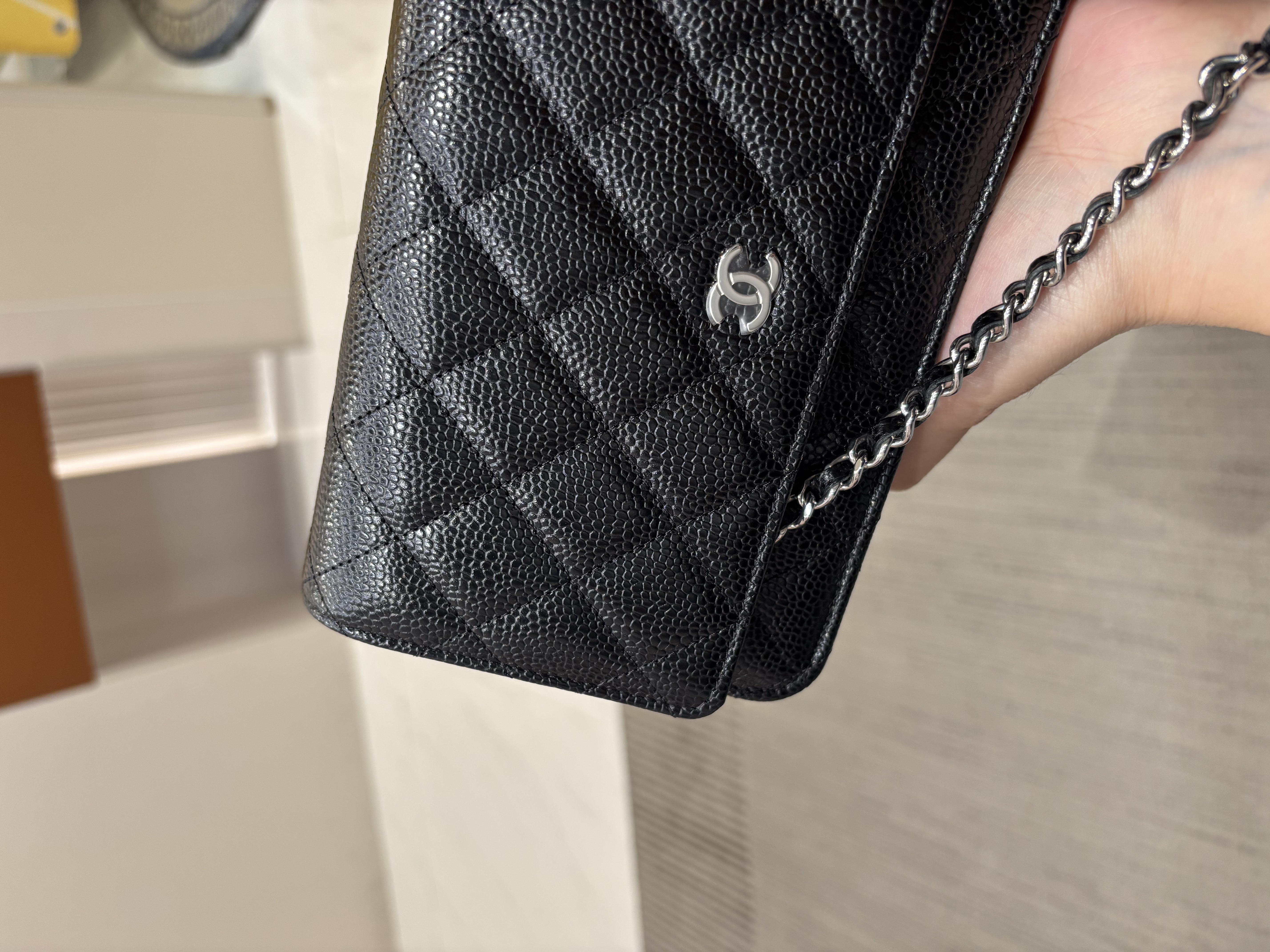 全新 Chanel wallet on chain 黑色荔枝牛皮銀扣 100%Authentic, 全新Brand New ✅日本收據✅晶片✅Dust bag ✅Box