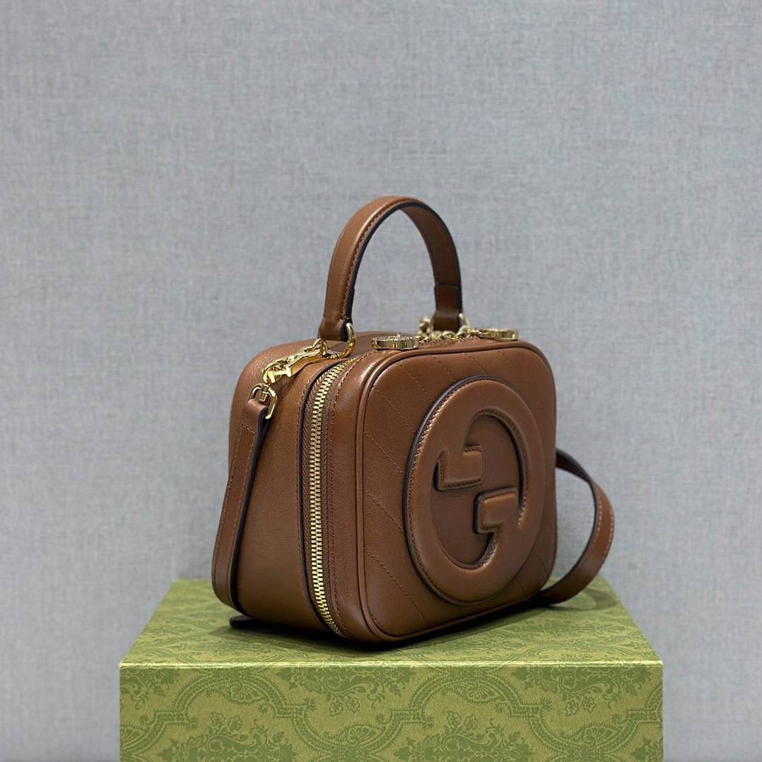 ▪大货实拍 𝐆𝐮𝐜𝐜𝐢 𝐁𝐥𝐨𝐧𝐝𝐢𝐞系列产品 型号：744434 尺寸：17*15*9cm