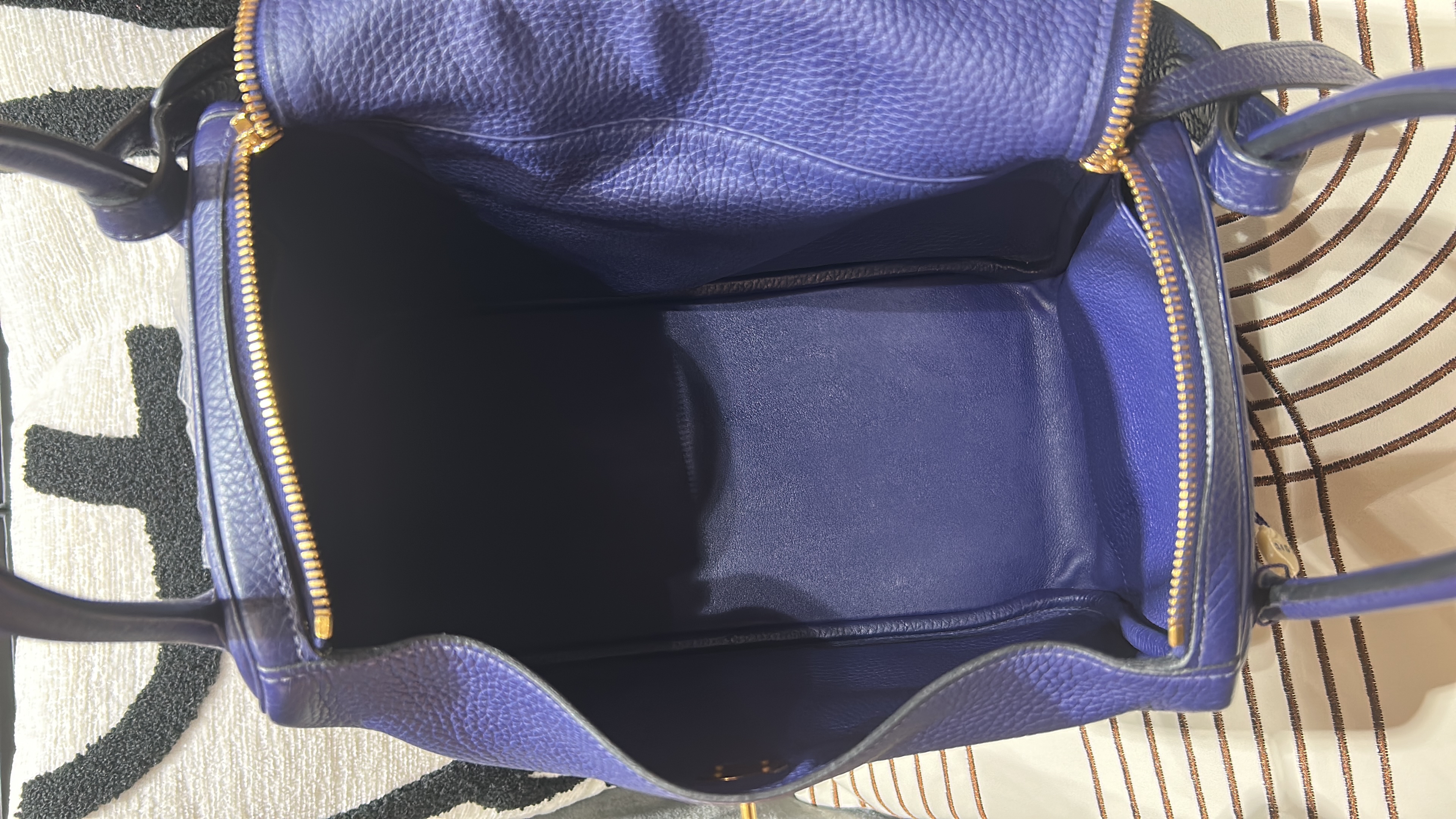 Hermes Lindy 30 墨水藍 stamp C 100%Authentic, 95%New ✅Dust bag