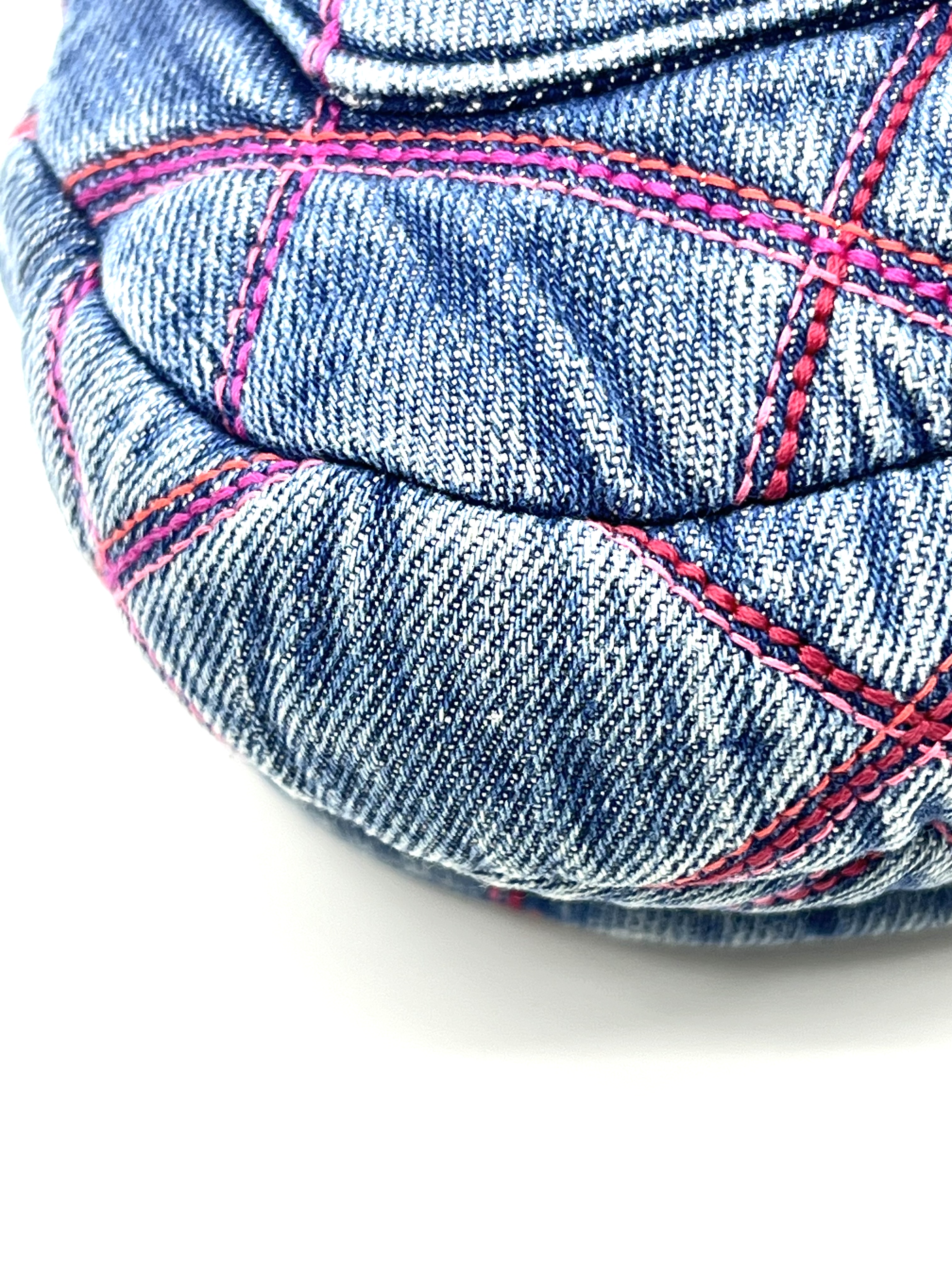 Pre-Owned CHANEL Coco Beach / Product Code: 26042110