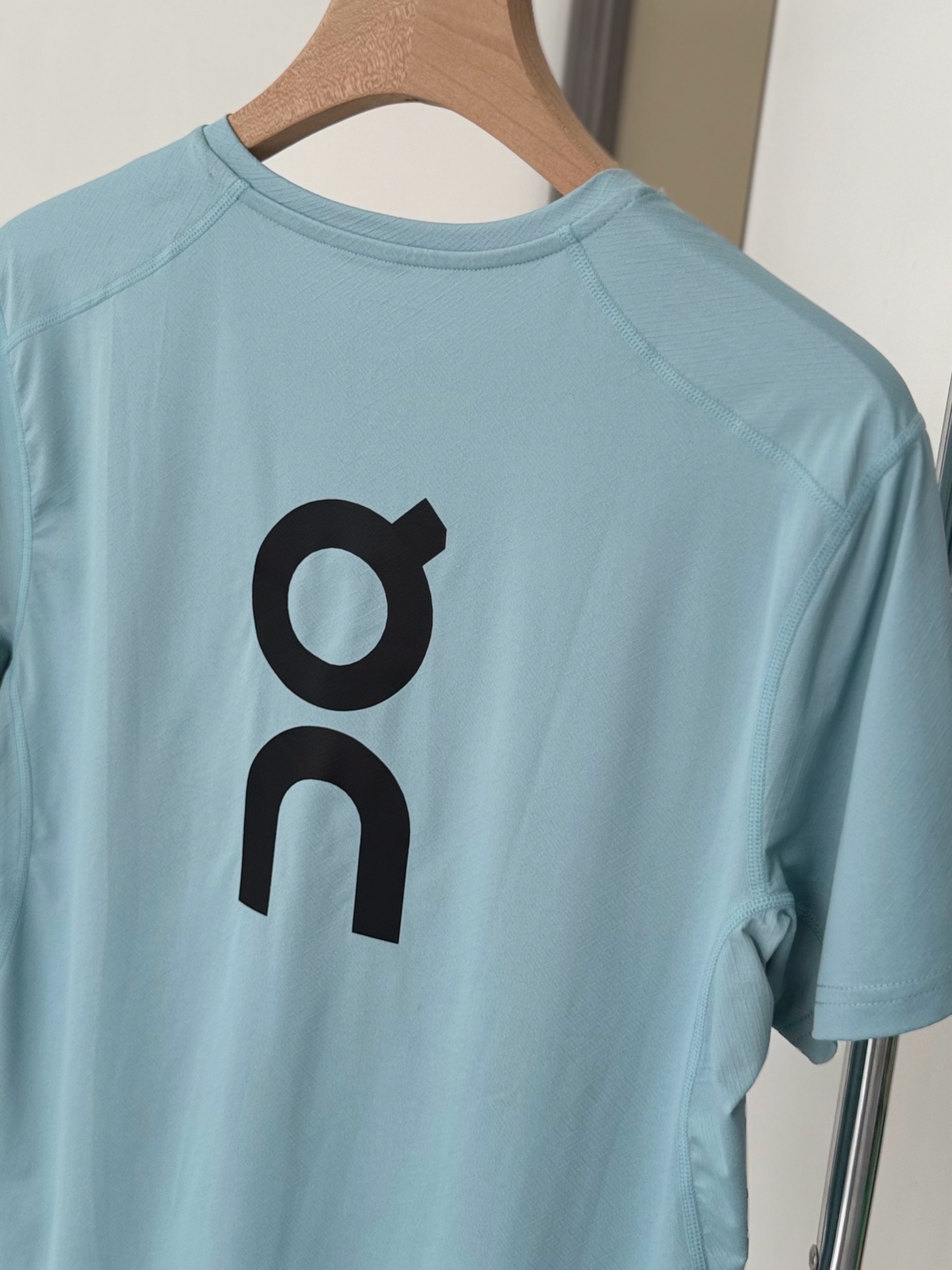 $168件。2件起$158件。🏃‍♂️6色選擇【On 昂 Club-T 高彈速乾T恤】✨運動＋日常兩用｜夏天必備✨