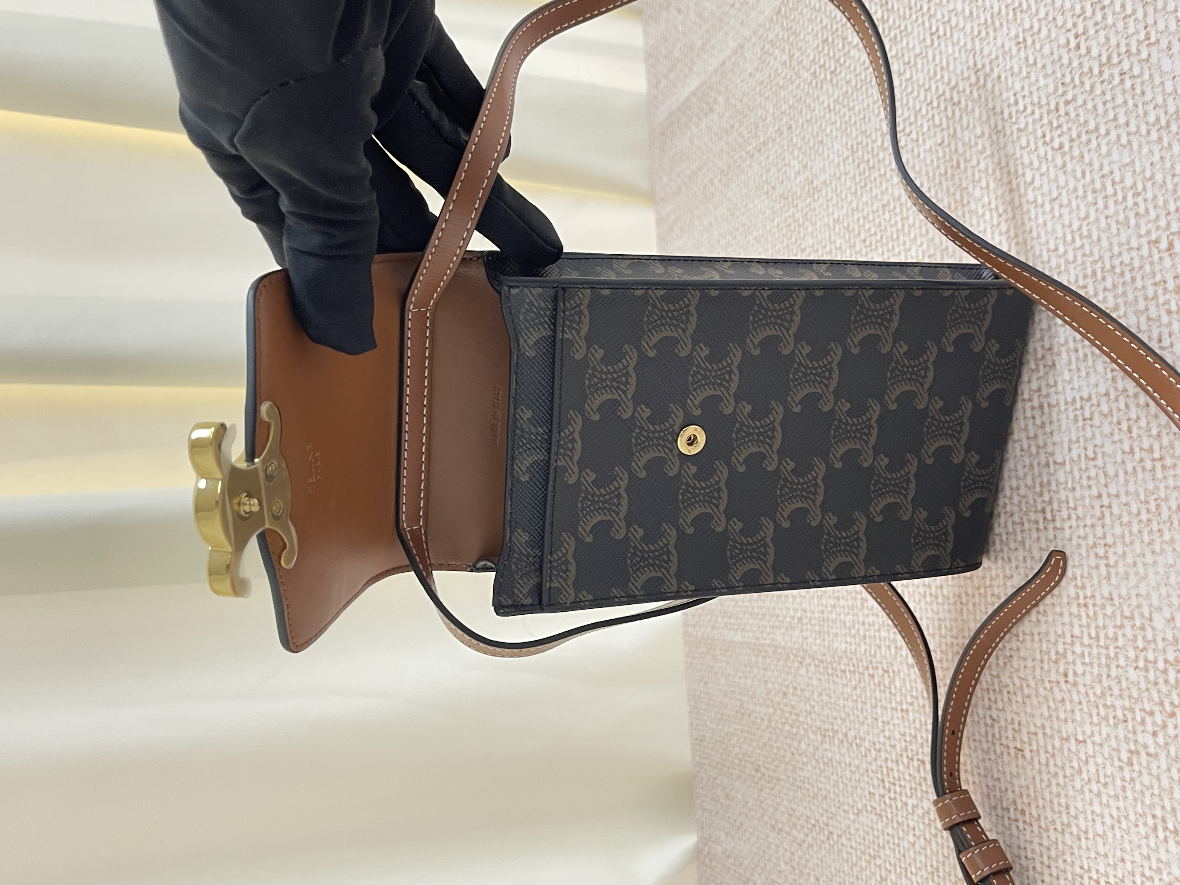 Pre-owned Celine Triomphe Phone Pouch / Product Code: 26040108