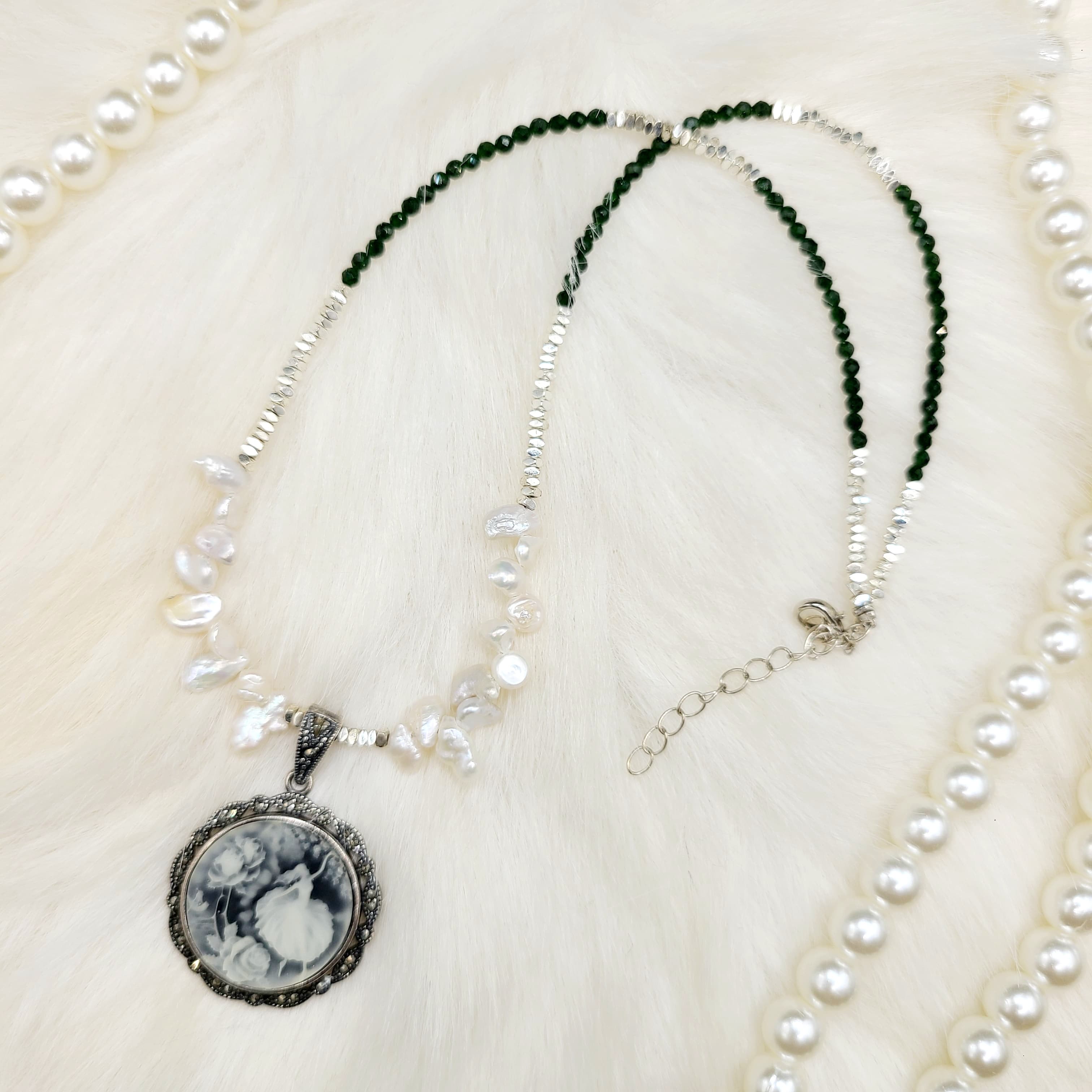 70年代瑪瑙雕刻Cameo配珍珠水晶choker