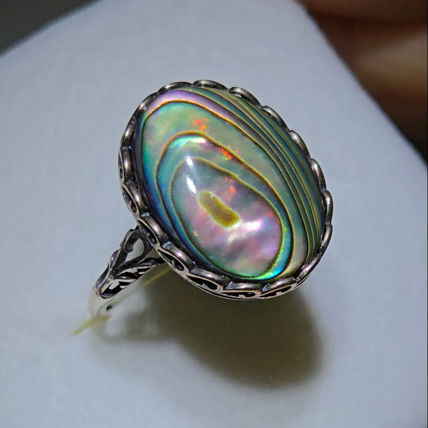 Abalone shell ring from Australia with intense shine - JW46
