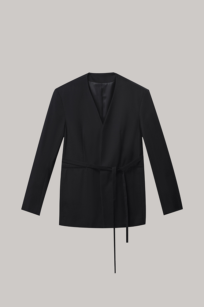 Minimalist Tie-Waist Black Blazer Top – Modern Clean-Cut Elegance