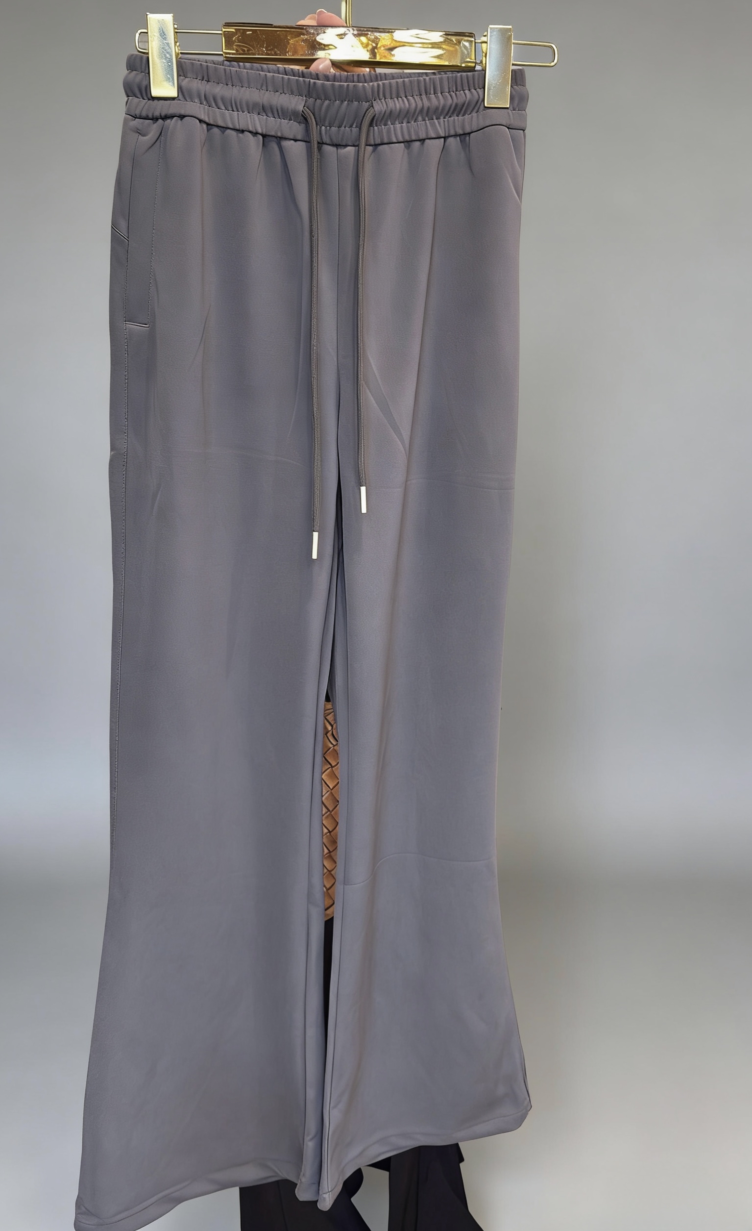 顯瘦免燙小喇叭褲