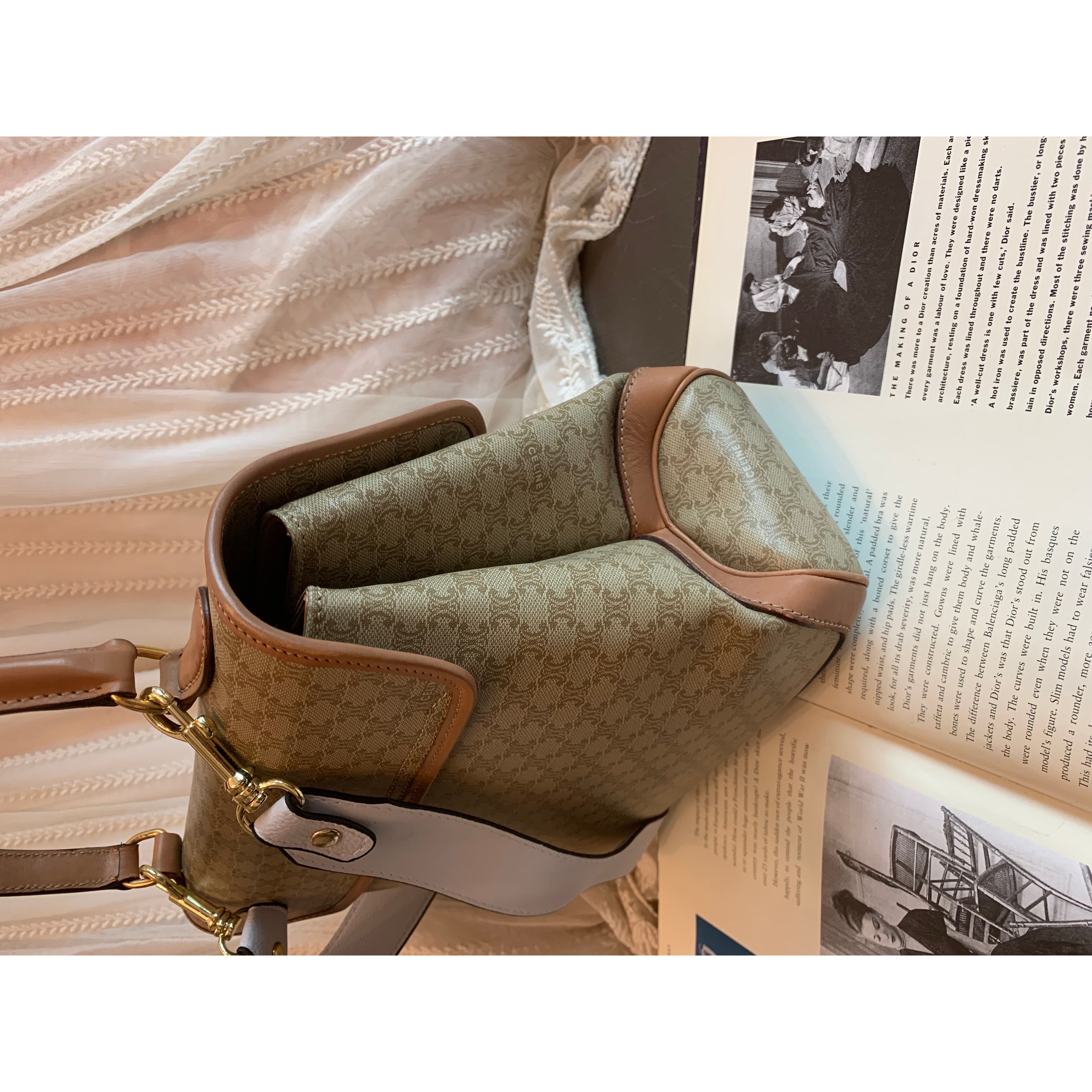 vintage celine triomphe macadam beige horsebit lock bag Black Vintage 中古店