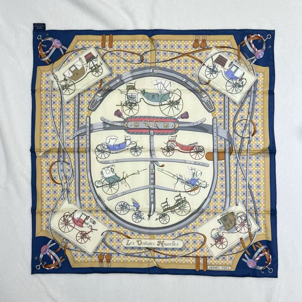 Hermès Les Voitures Nouvelles 70 方巾藍色