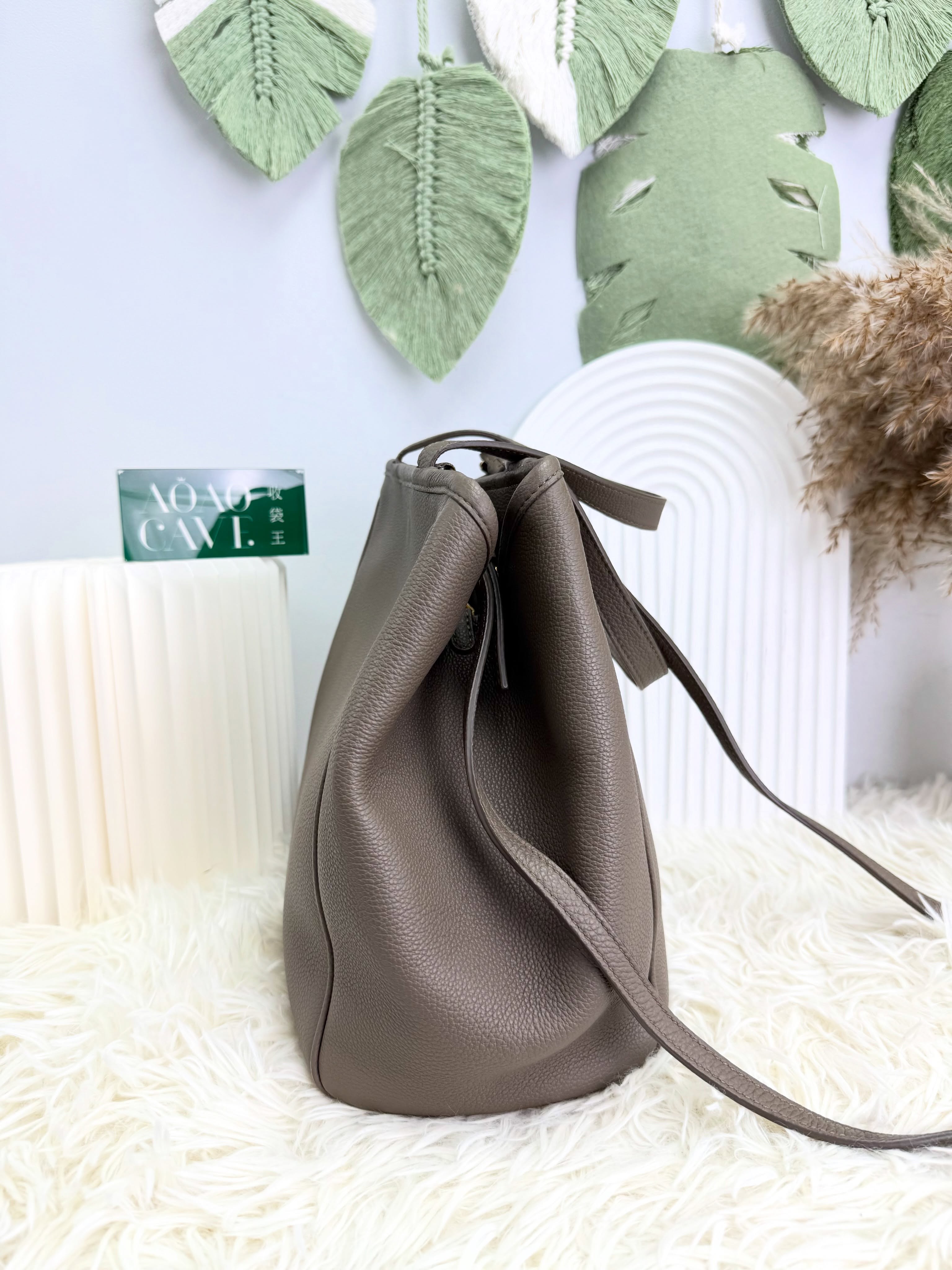 Celine👜 🛍️PRE OWNED 👜灰色cabas bag🩶