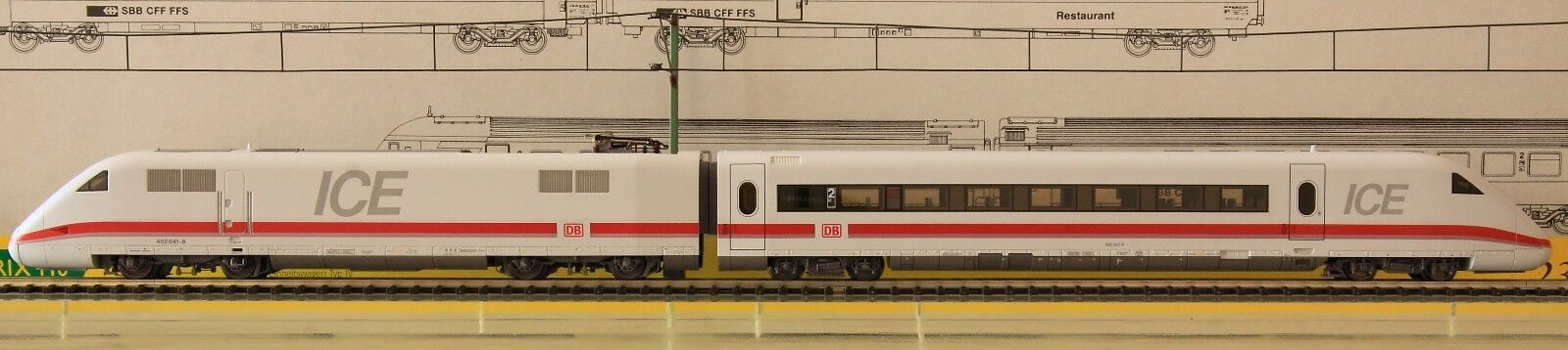 Germany High Speed Train: Inter-City-Express ICE2 Fleischmann 4452 Twin Cab set DCC Sound