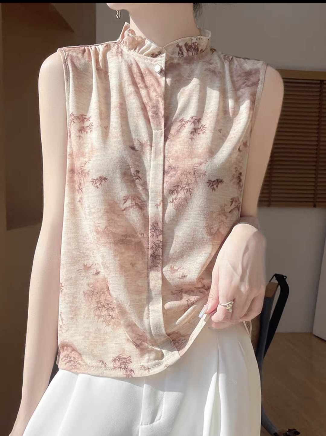 TP508木耳边高领衣